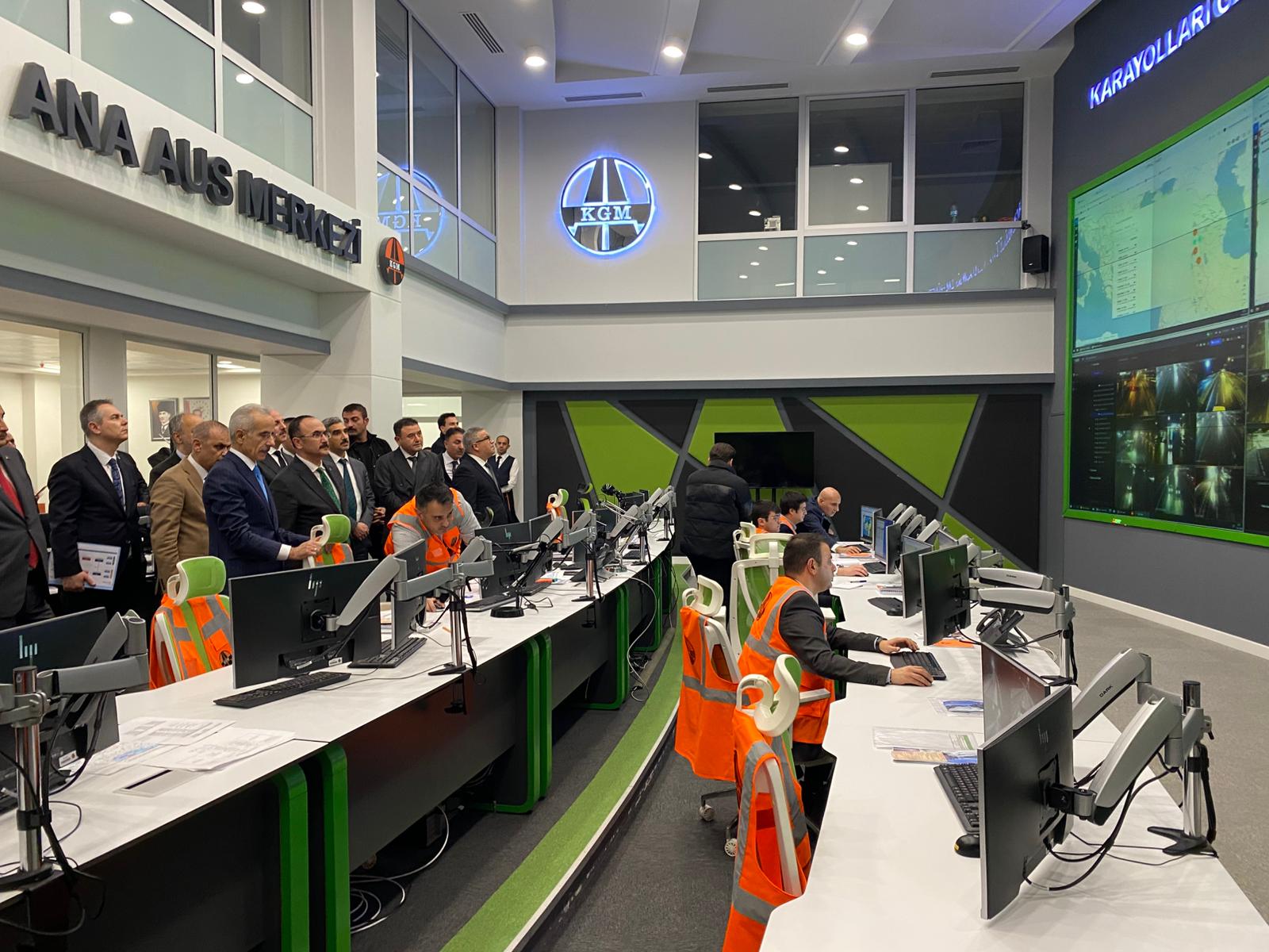 Kar Mücadelesi Ekipleri Çalışıyor