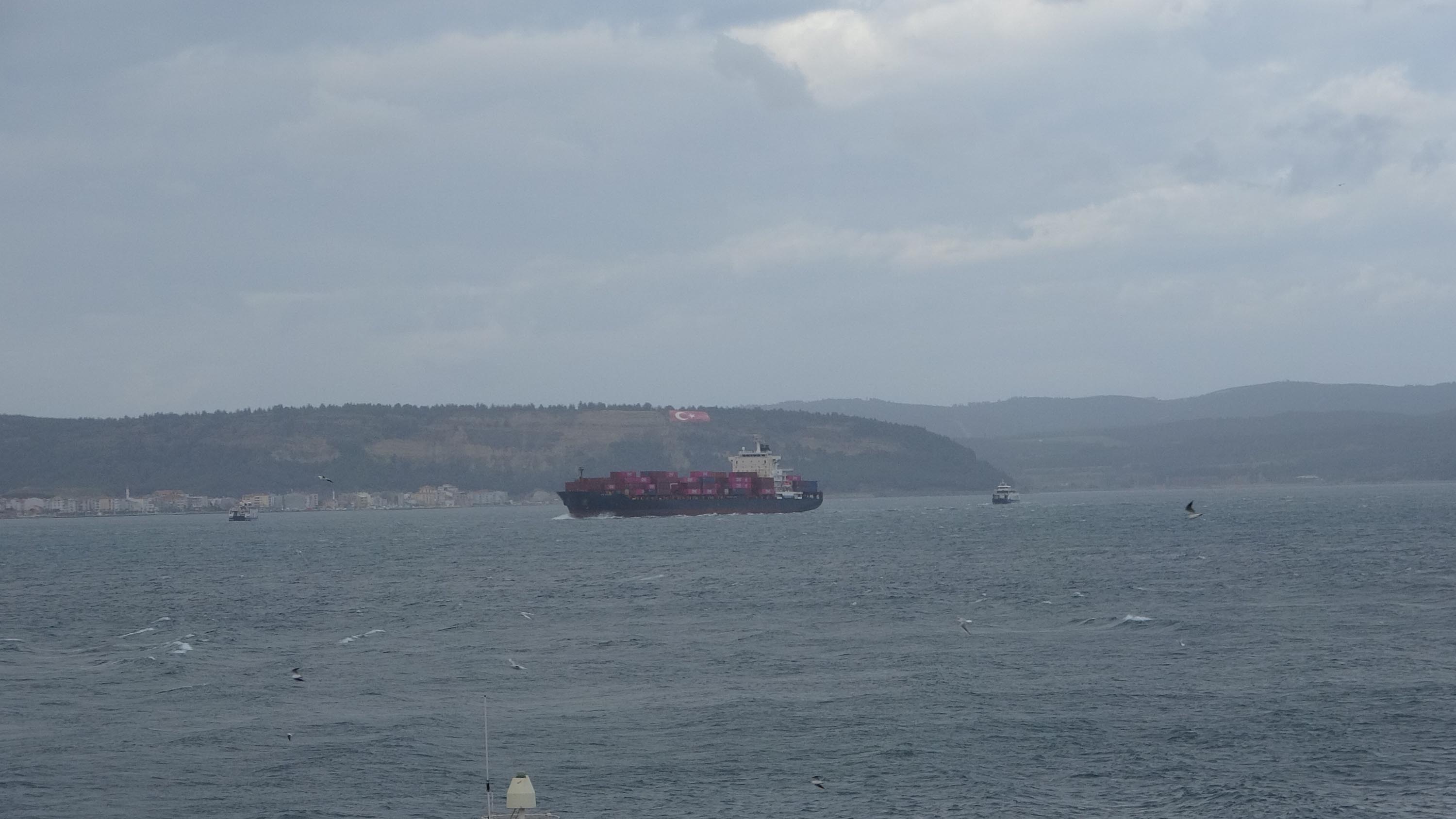 Çanakkale Boğazı fırtına deniz trafiği