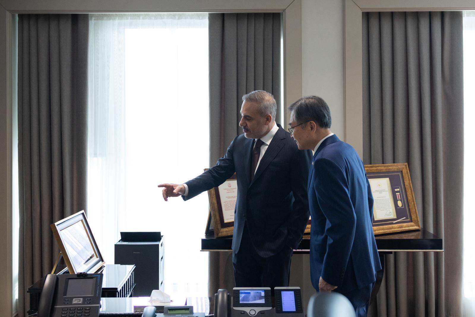 Hakan Fidan ve Cho Hyun Diplomatik Görüşme