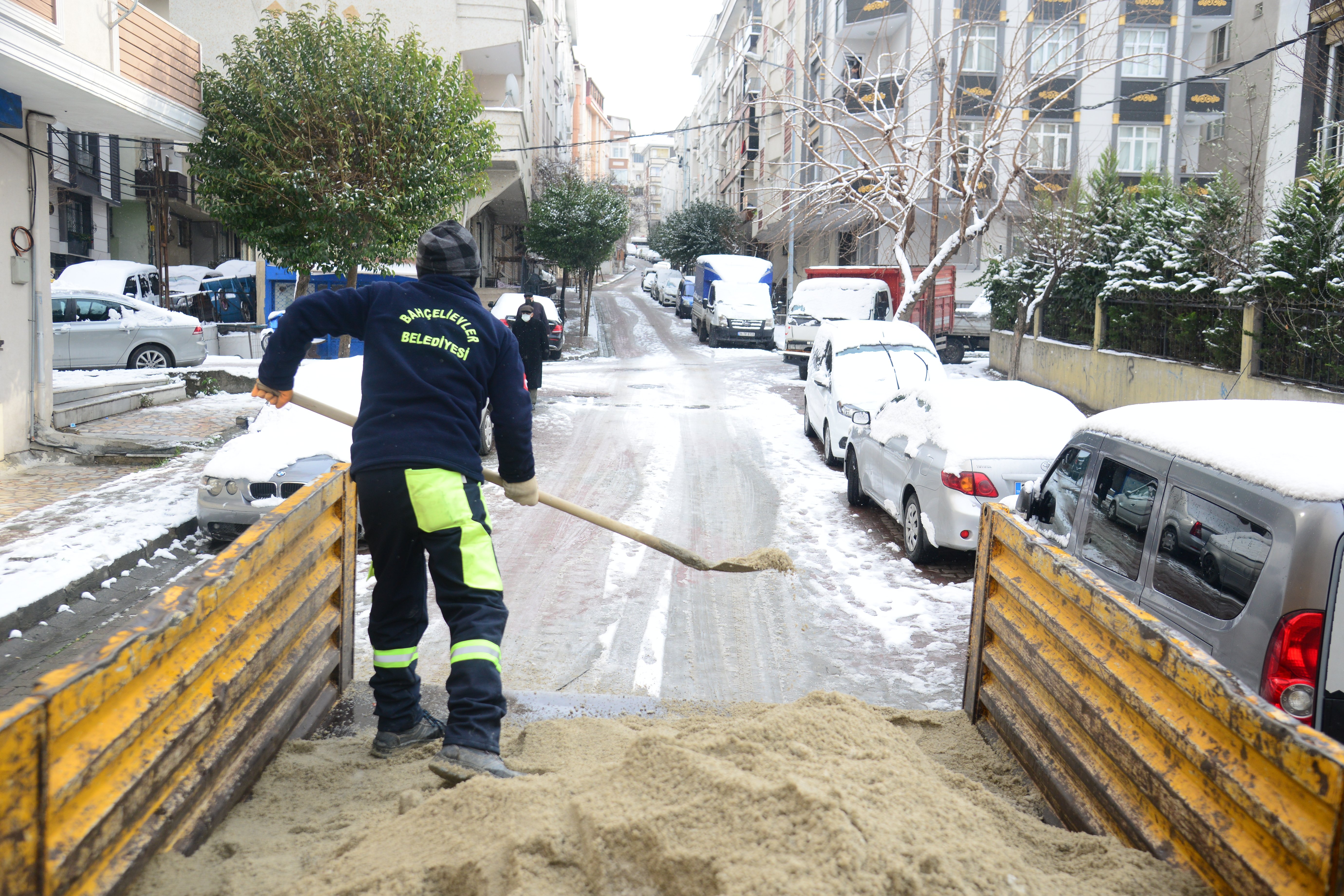 Bahçelievler Belediyesi kar mücadelesi ekipleri