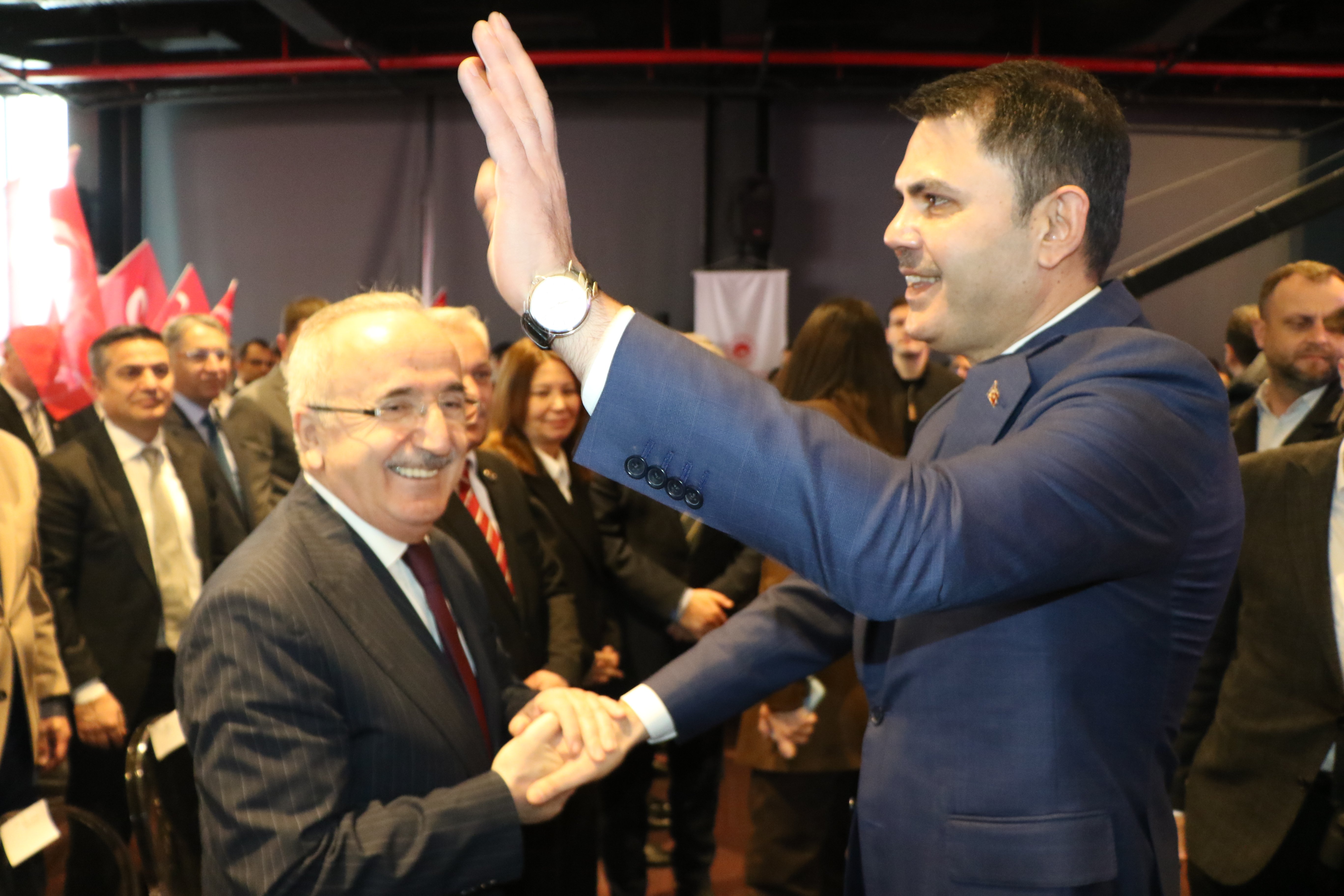 Bakan Kurum kura çekiminde