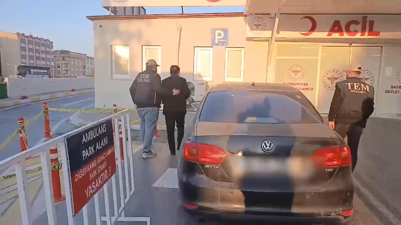 Ahmet Özer mahkeme salonunda