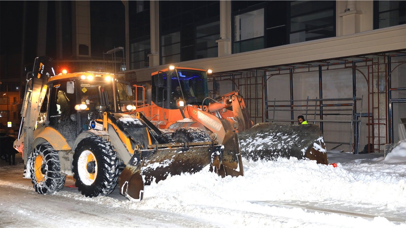 Van kar temizleme çalışmaları