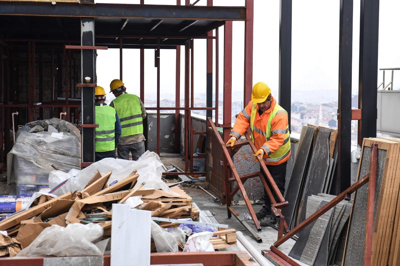 Şişli Belediyesi ekipleri kaçak yapı denetimi