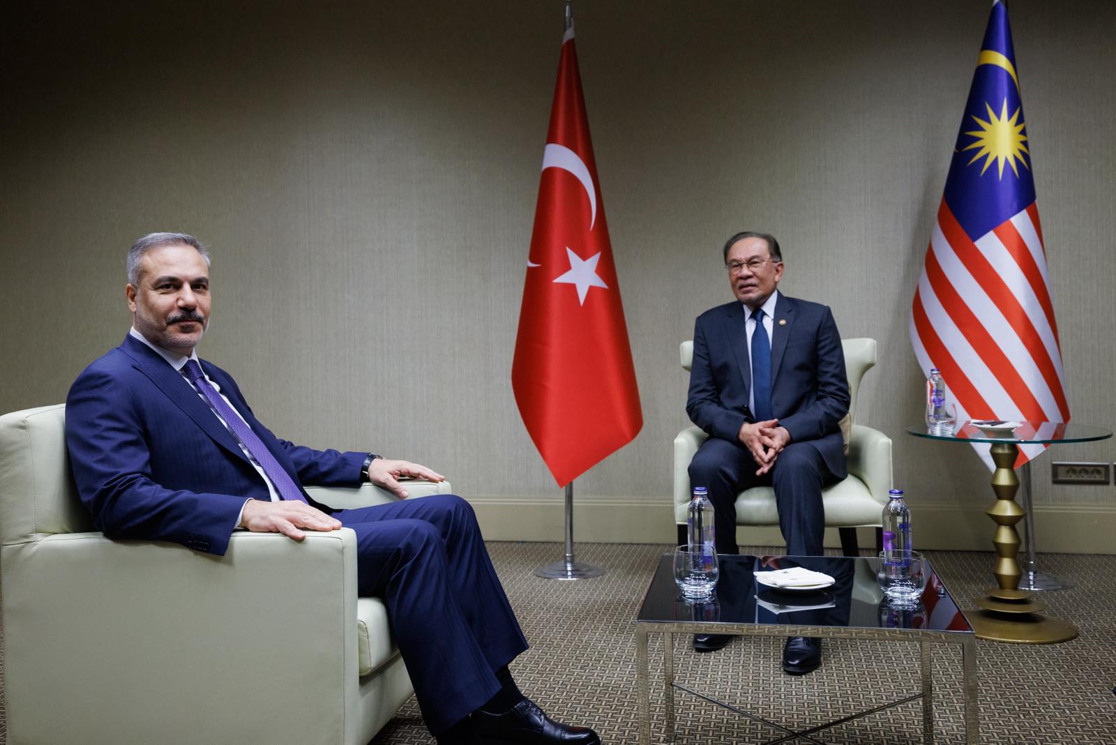 Hakan Fidan ve Malezya Dışişleri Bakanı Mohamad bin Hasan