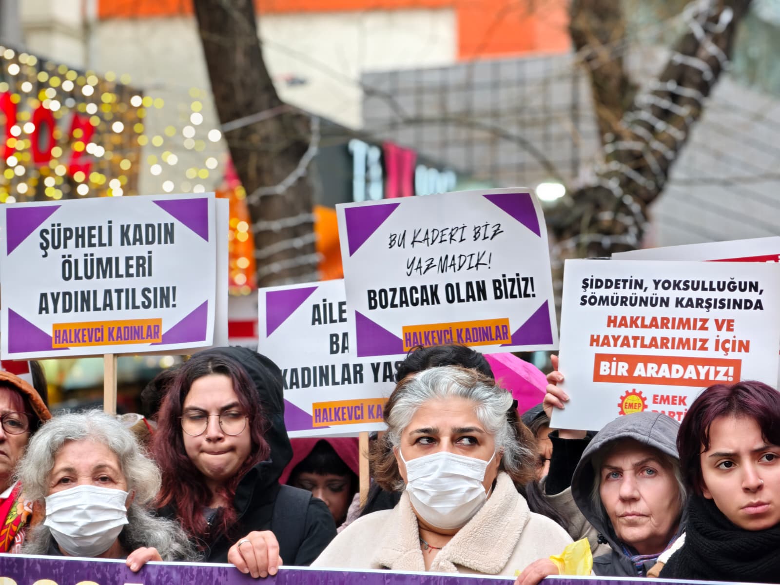 Sevinç Koçak konuşma yapıyor