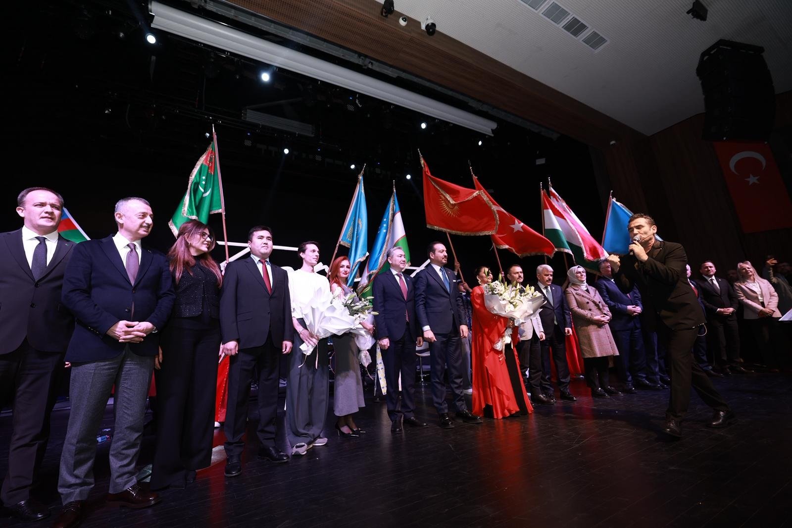 Türk Dünyası Buluşmaları katılımcıları