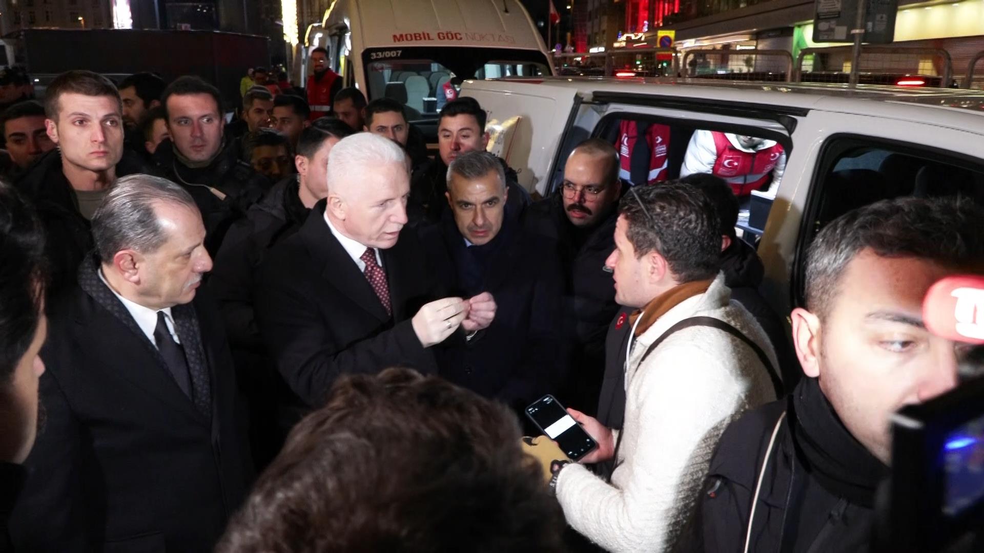 İstanbul Valisi Davut Gül Taksim Meydanı