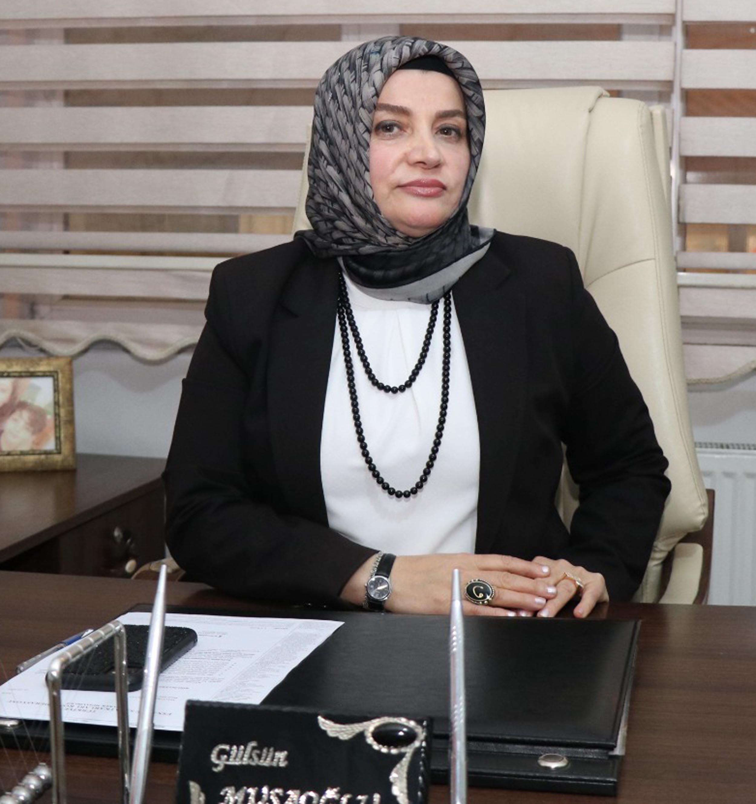 Ümmühan Gülsüm Musaoğlu konuşma yapıyor