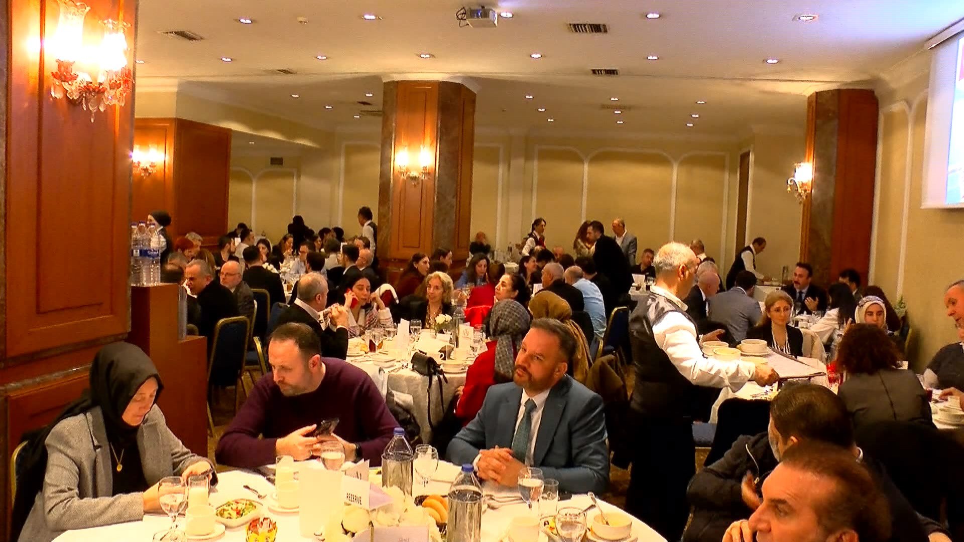 Rabia Babaoğlu konuşma yapıyor