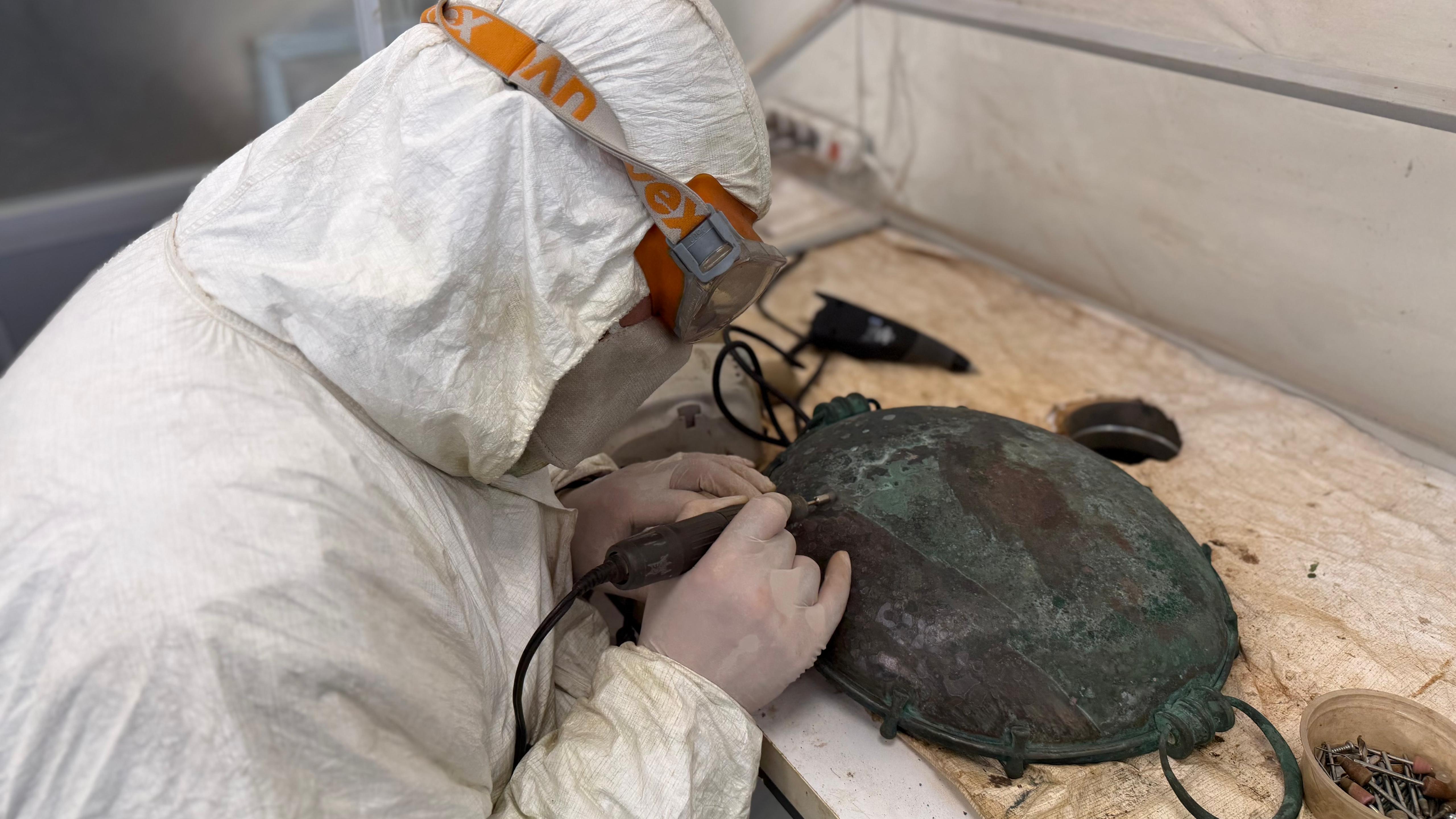 Laboratuvarda eser incelemesi