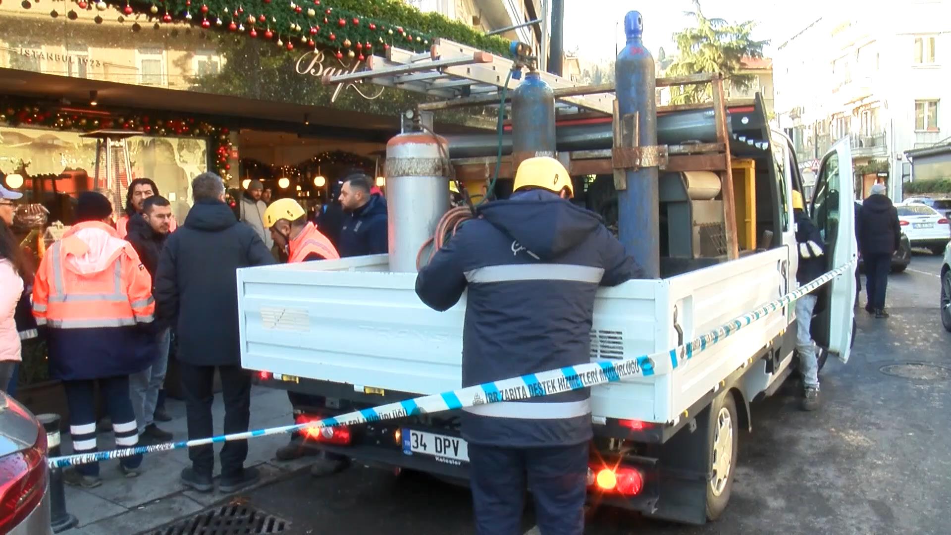 Boğazda kaçak yapı yıkım çalışması