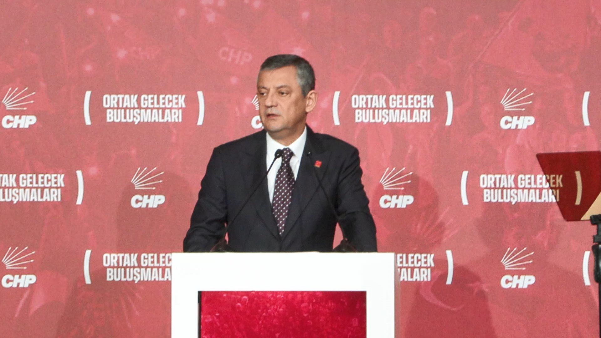 Toplumsal Barış ve Demokrasi Konferansı katılımcıları