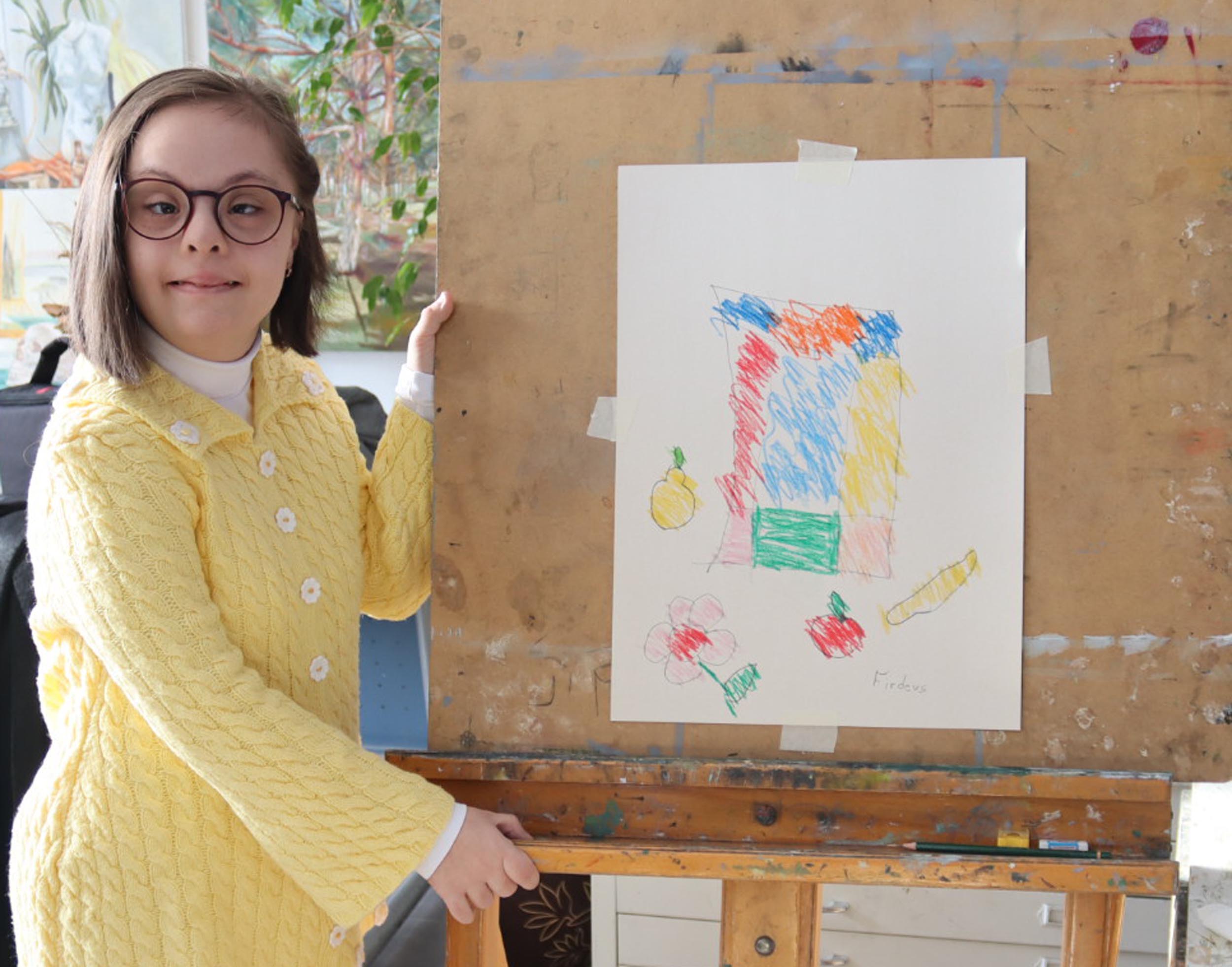 Engelli Gençler Resim Yapıyor Aile Bakanlığı Etkinliği