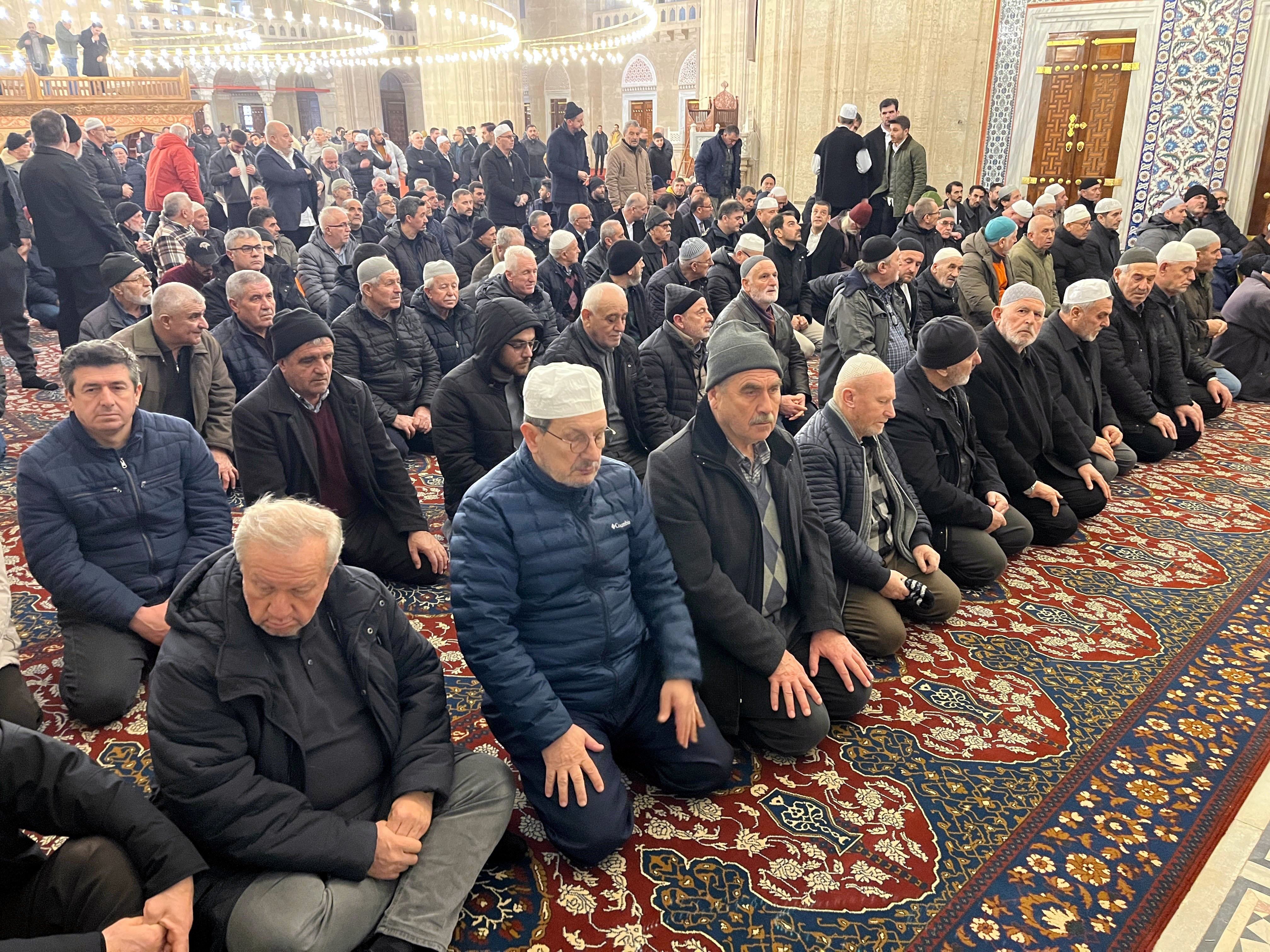 Selimiye Camisi gece görünümü