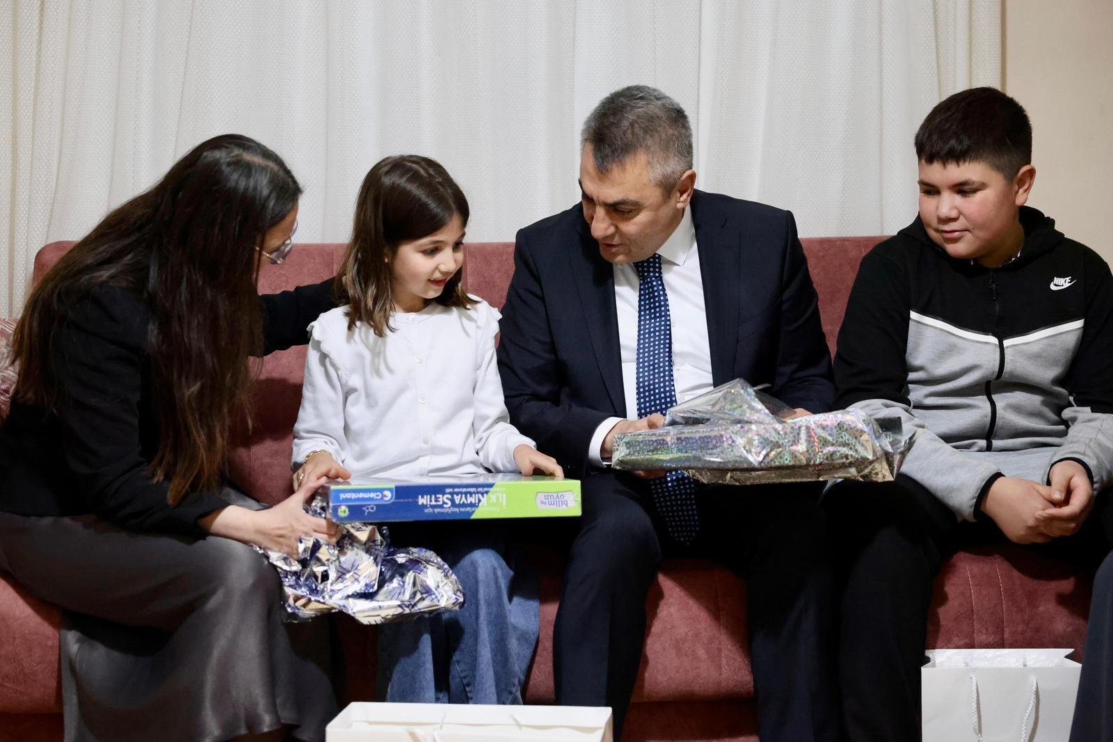 Mersin Valisi Atilla Toros aile ziyareti