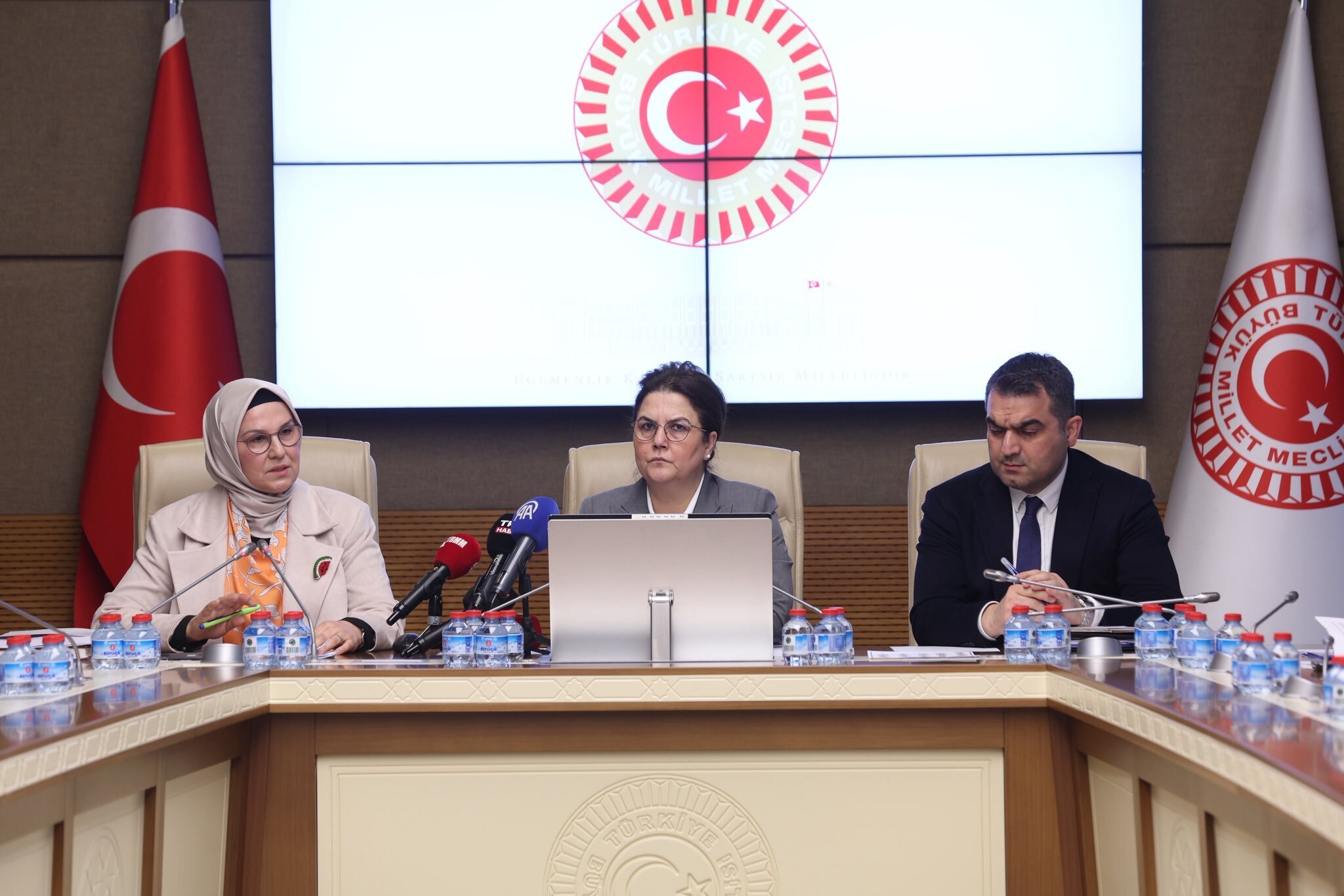 TBMM İnsan Hakları Komisyonu Dijital Çocuk Raporu