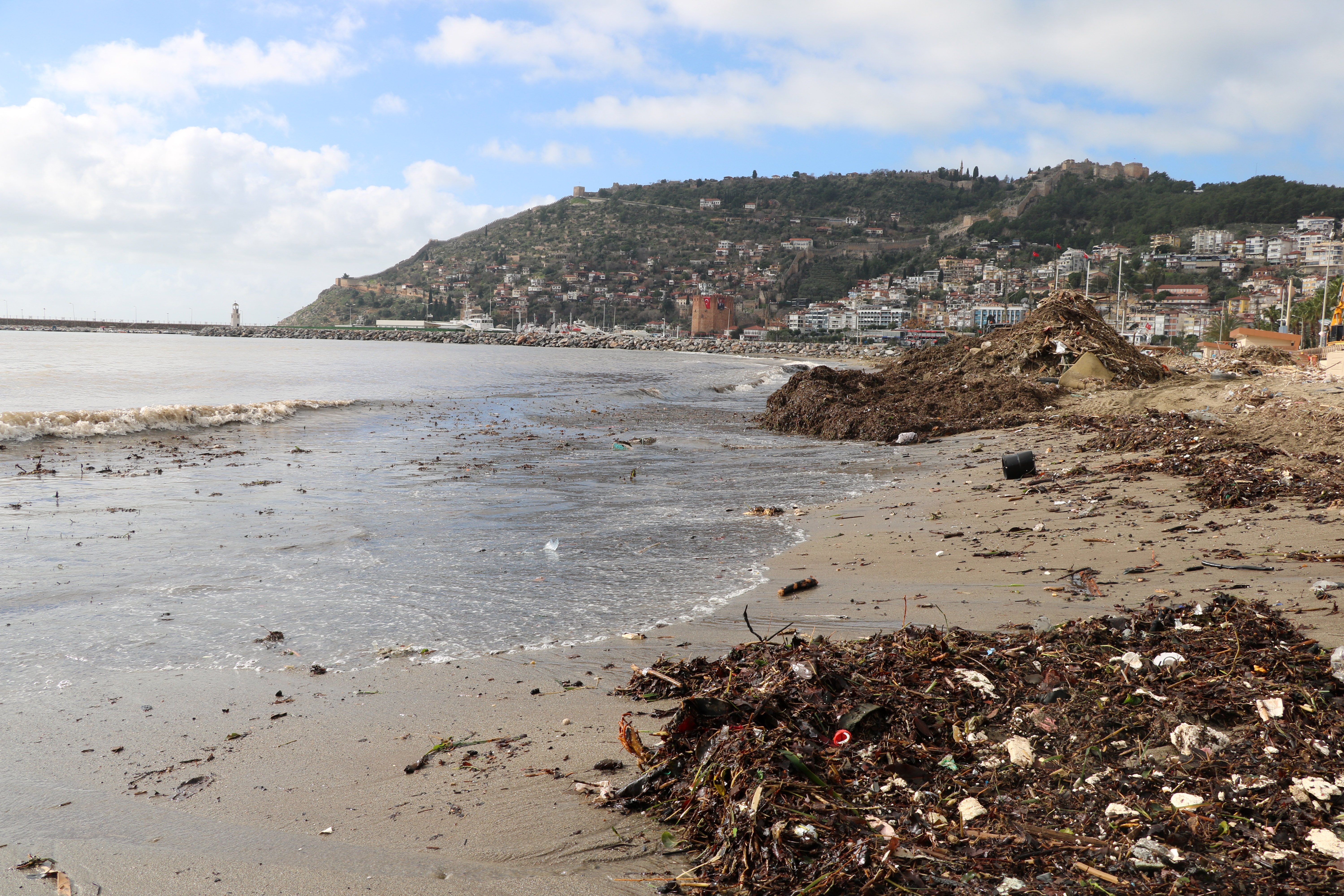 Alanya Belediyesi temizlik ekipleri