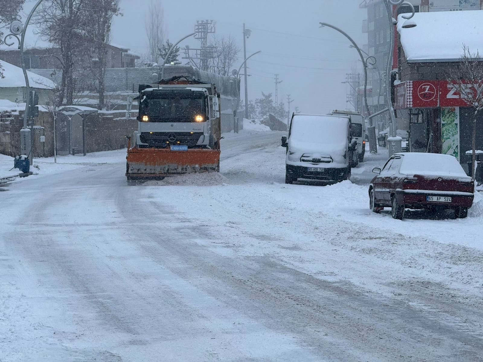Başkale buz sarkıtları