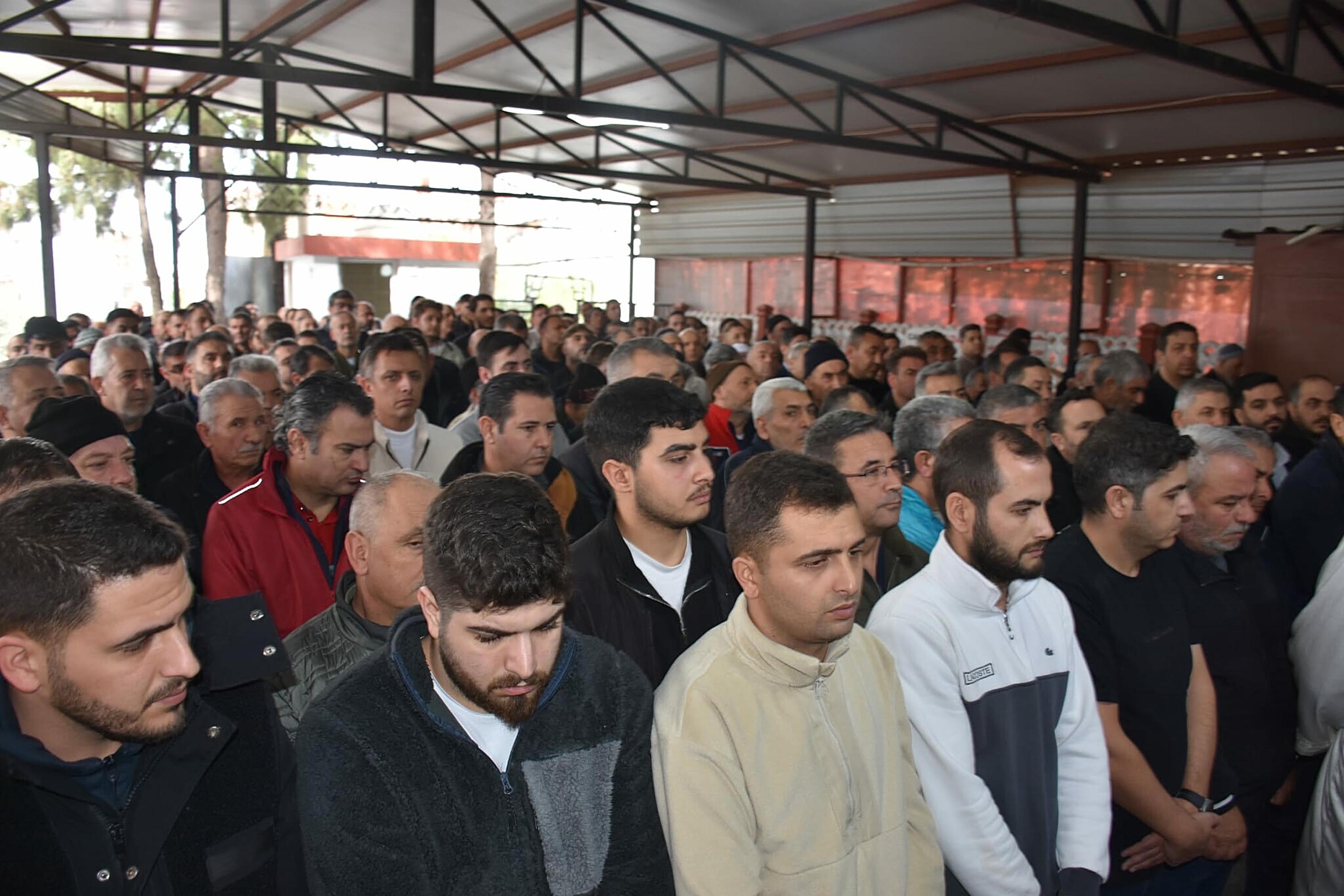 Cenaze namazı AK Parti milletvekilleri