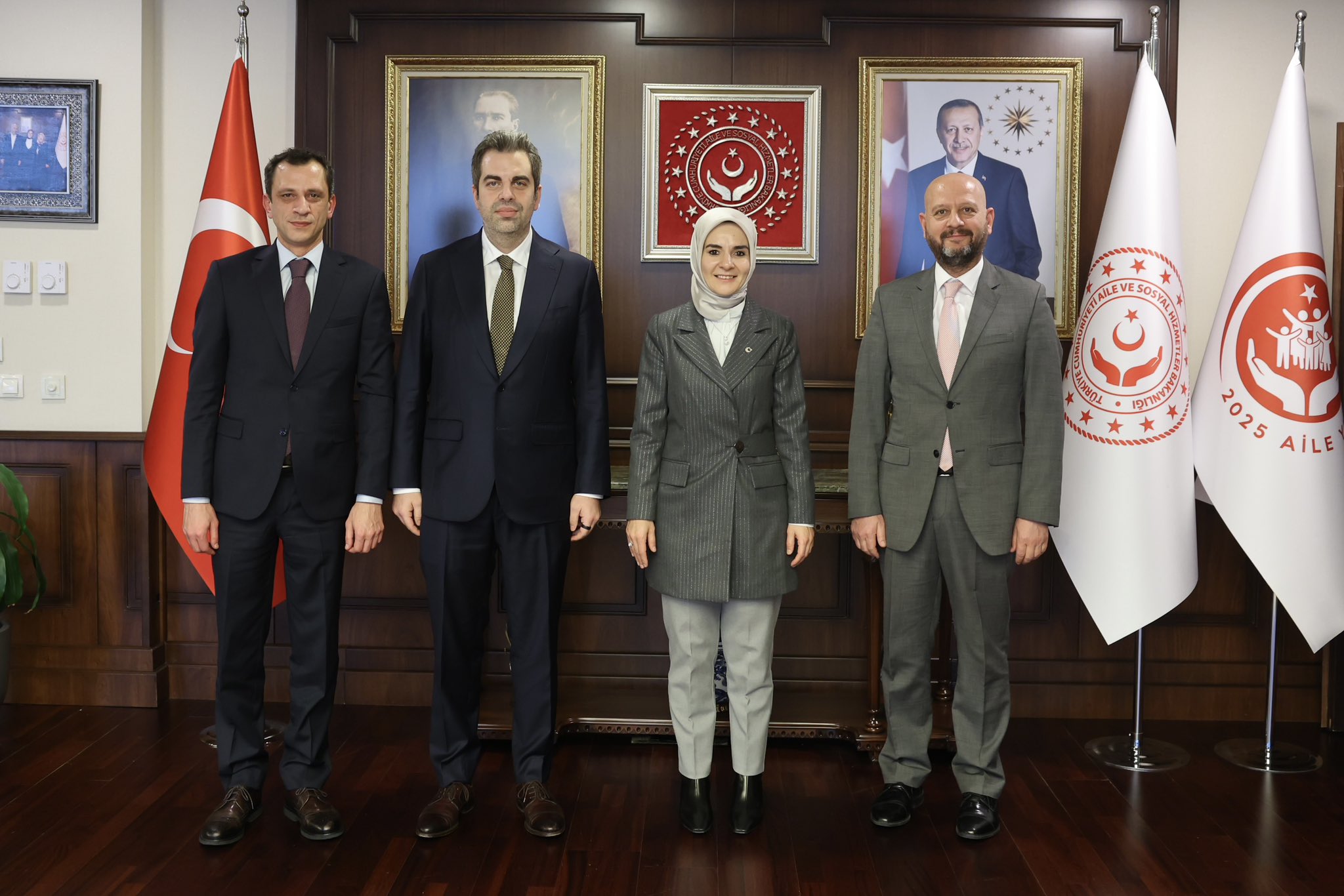 Bakan Göktaş Türkiye Espor Federasyonu Başkanı Özdemir ile görüştü