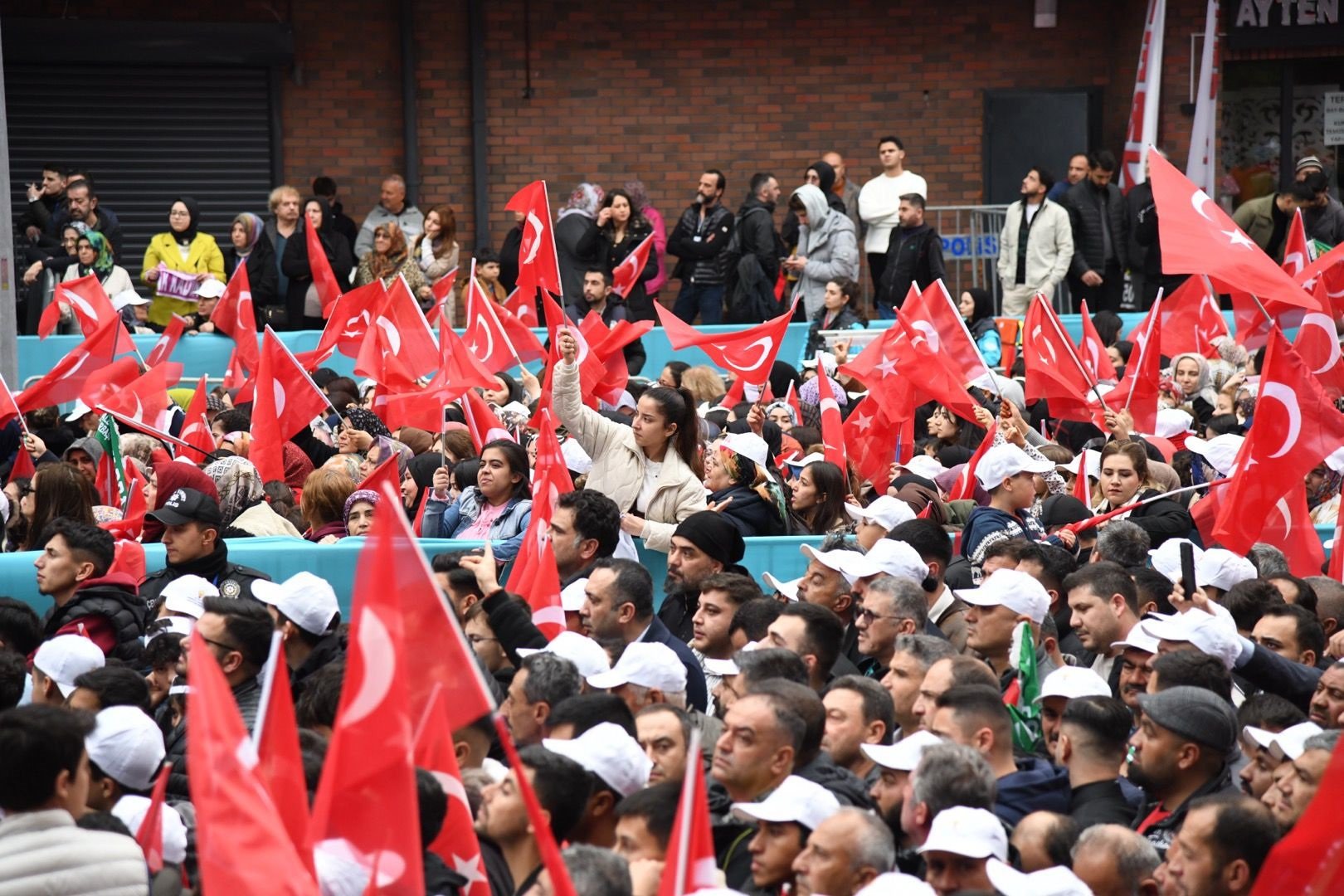 Cumhurbaşkanı Erdoğan konuşma yapıyor