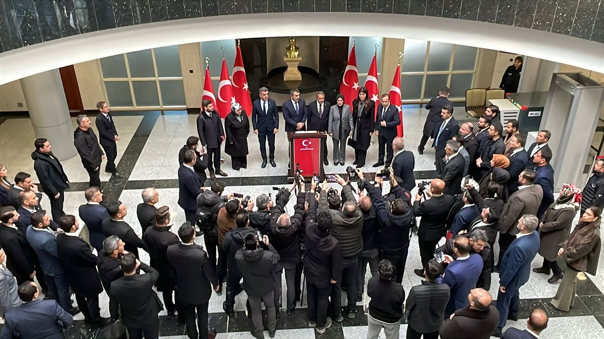 Bakan Tekin esnaf ziyaretinde