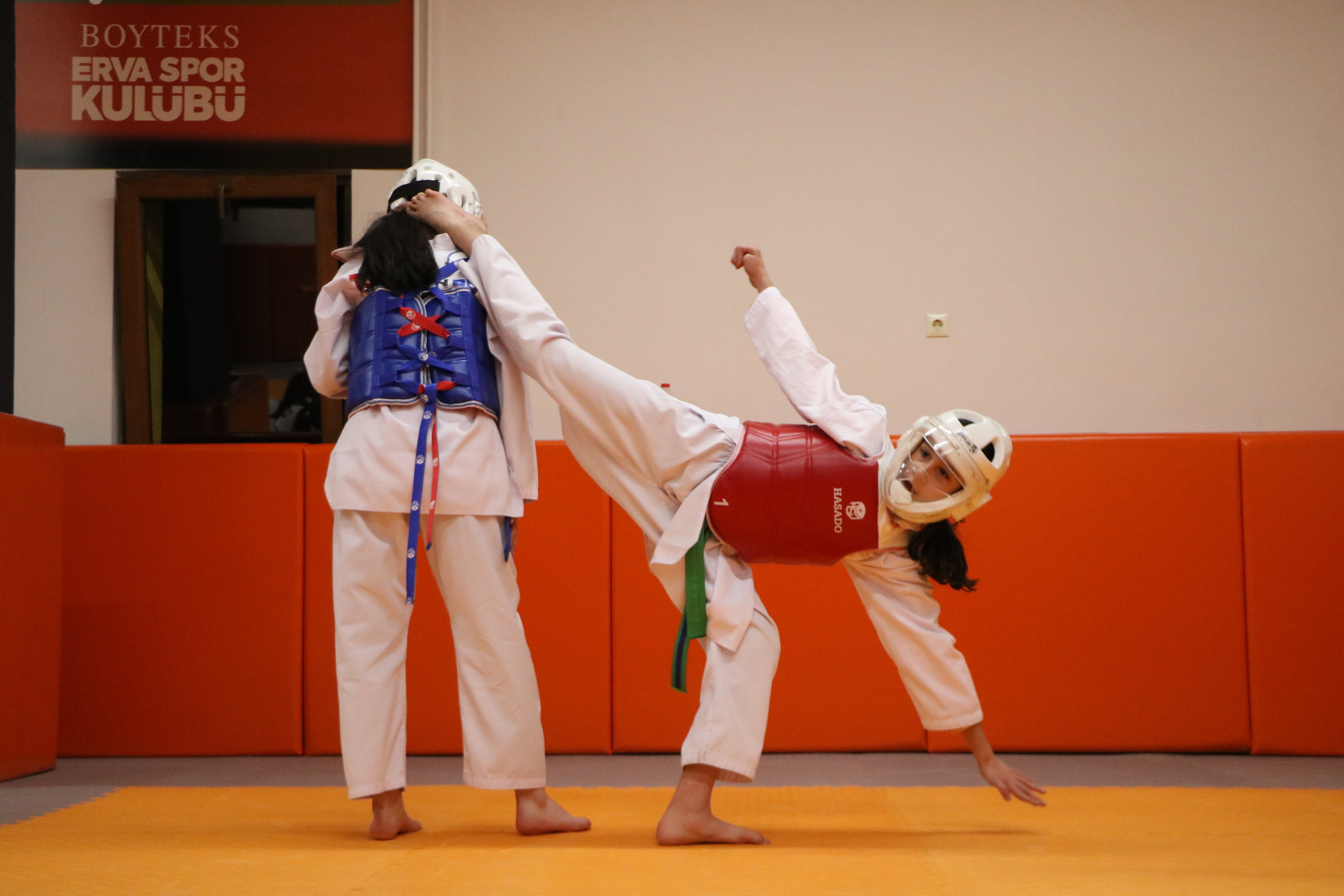 ERVA Spor Okulları grup fotoğrafı