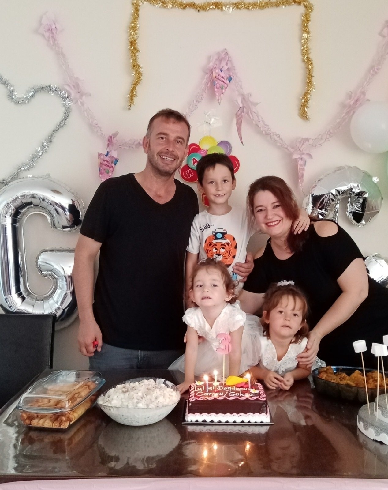 Depremde hayatını kaybedenler için dua