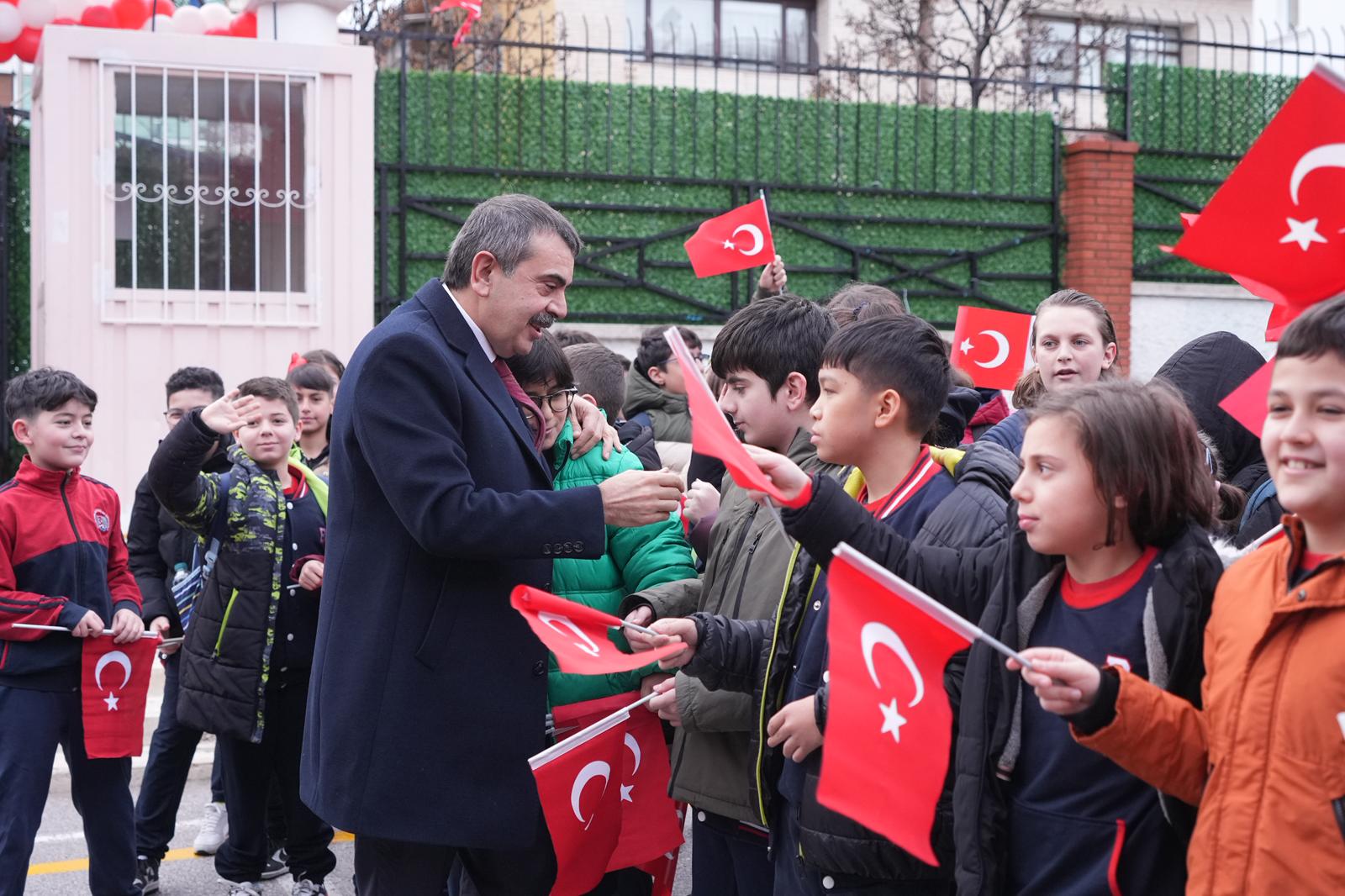 Milli Eğitim Bakanı Yusuf Tekin okul ziyareti