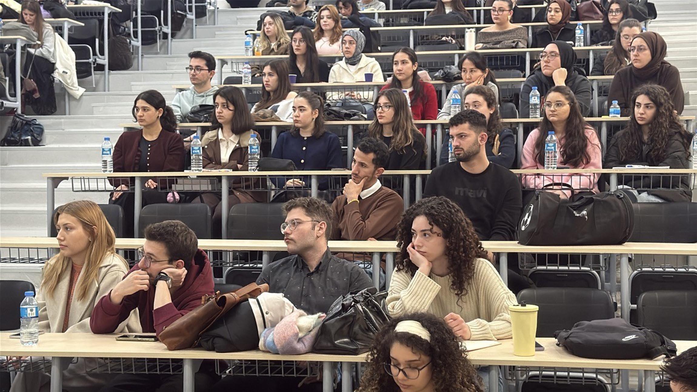 Mustafa Deren Özkol Konuşma Yapıyor