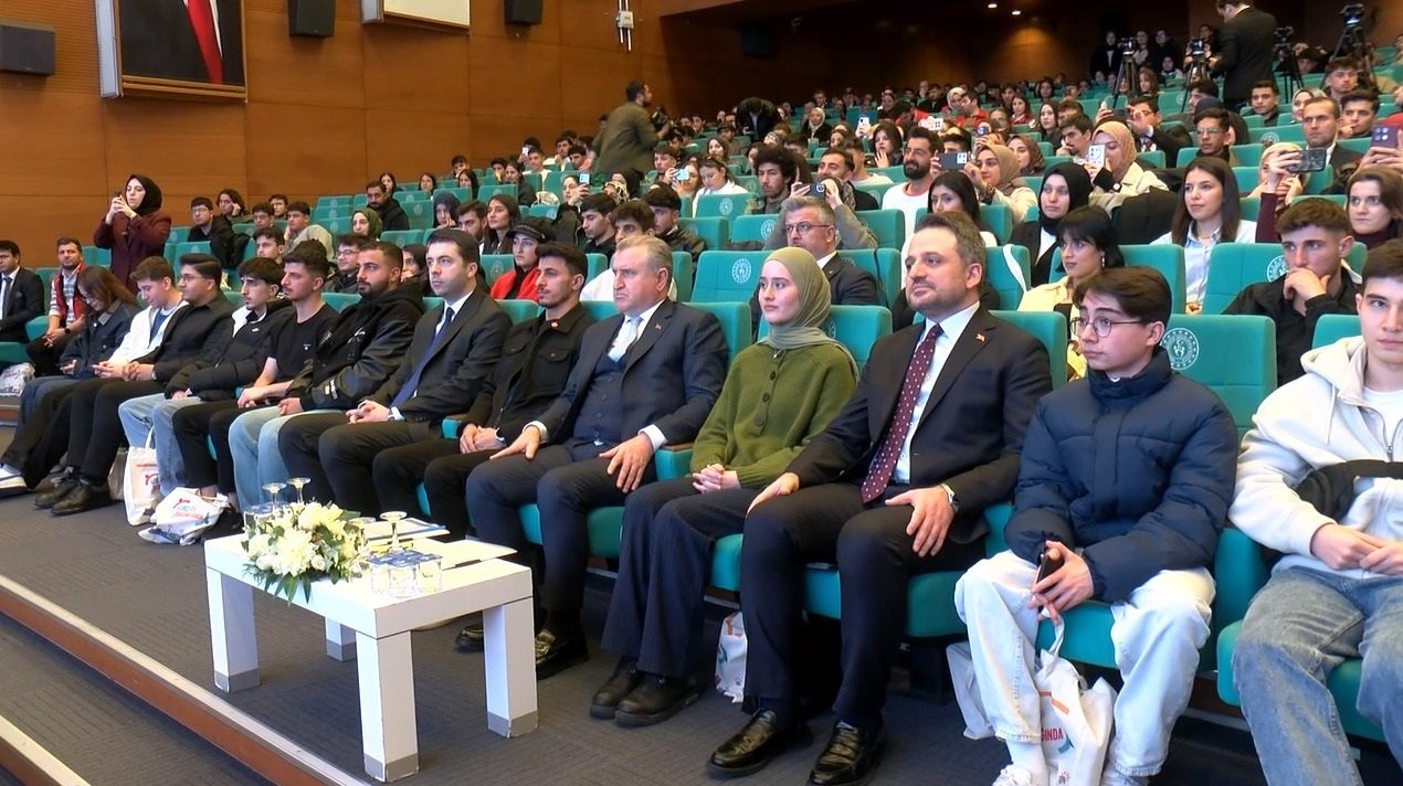 Gençlik ve Spor Bakanı Osman Aşkın Bak GENÇ2030 Projesi