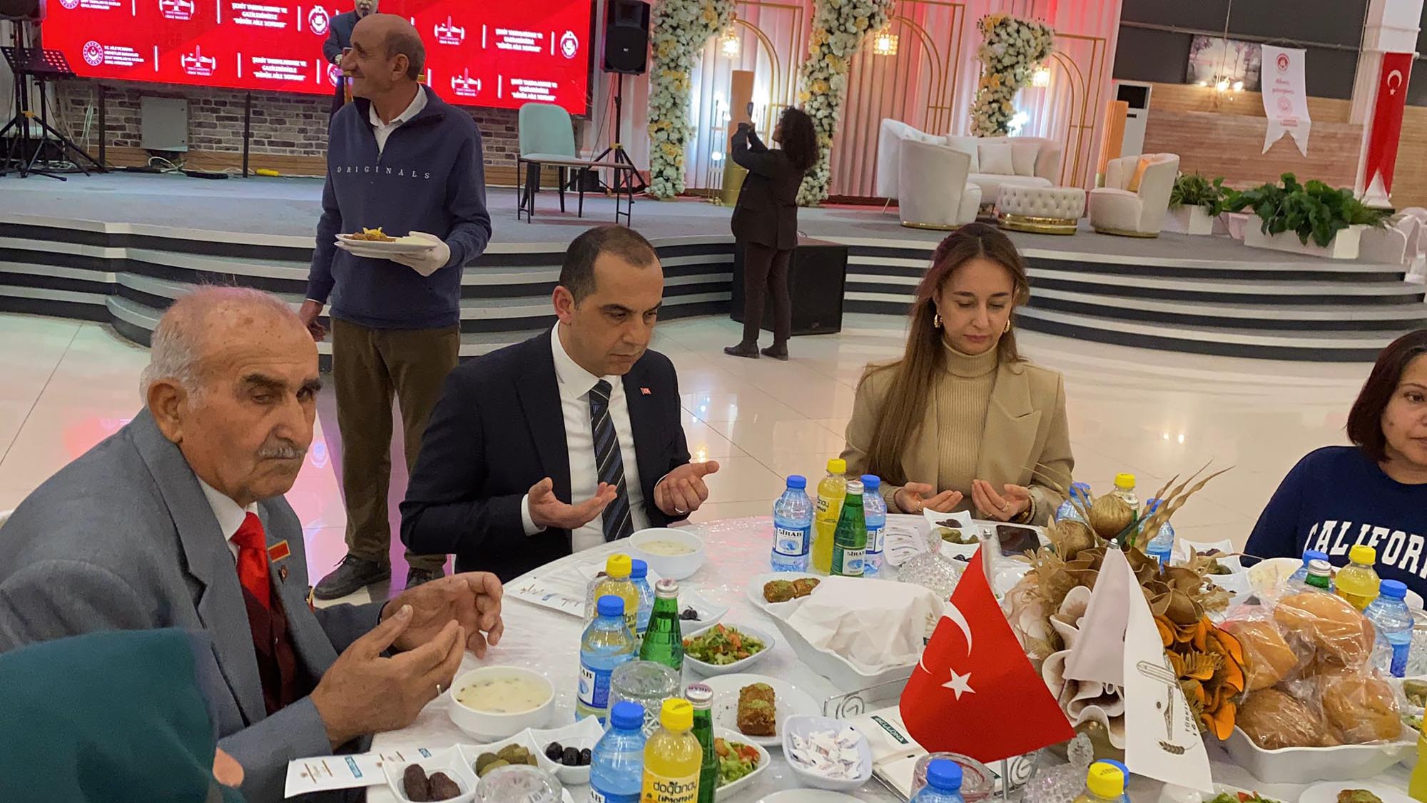 Iğdır Valiliği iftar yemeği şehit aileleri