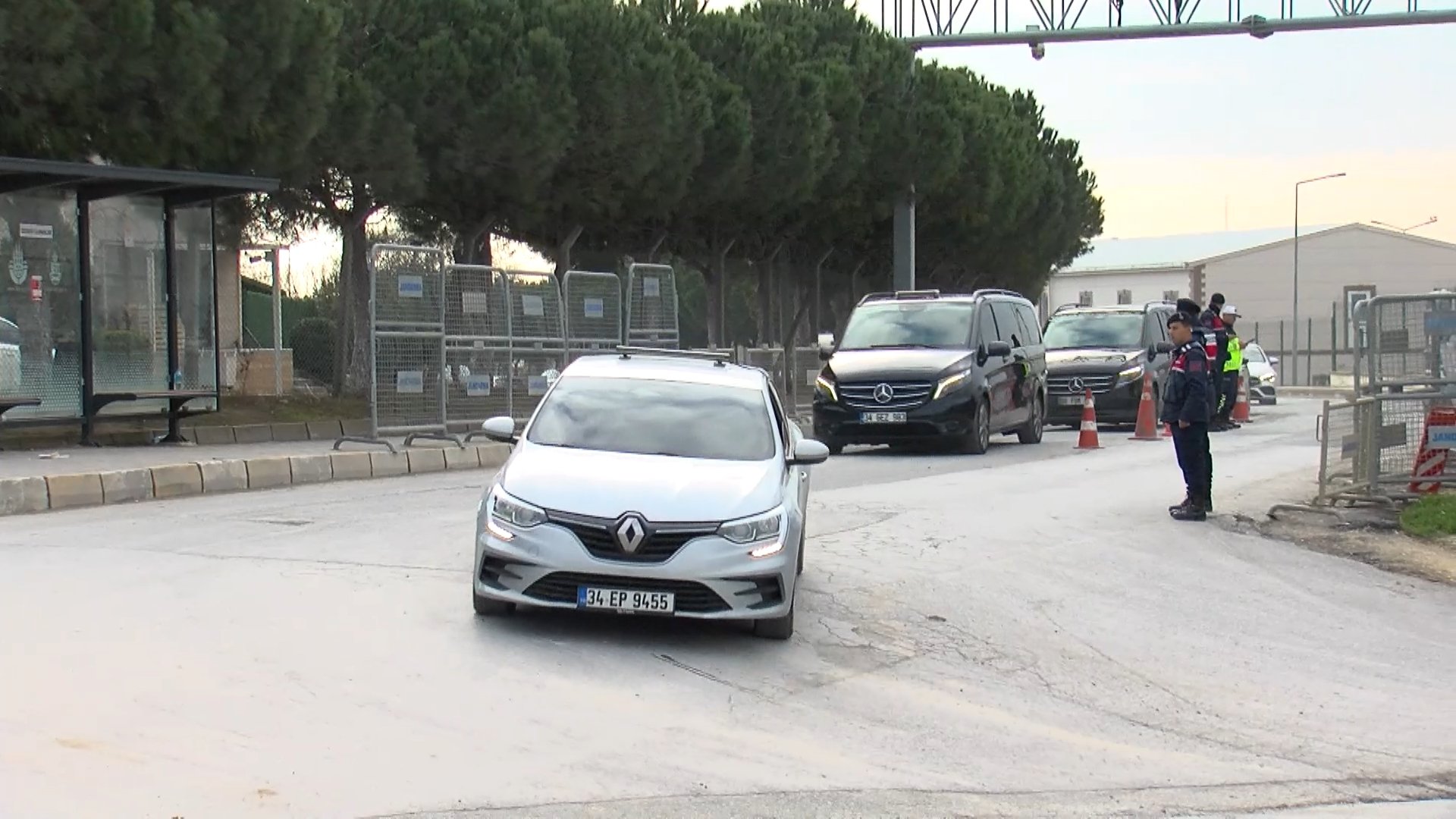 Özgür Özel Ekrem İmamoğlu ziyareti