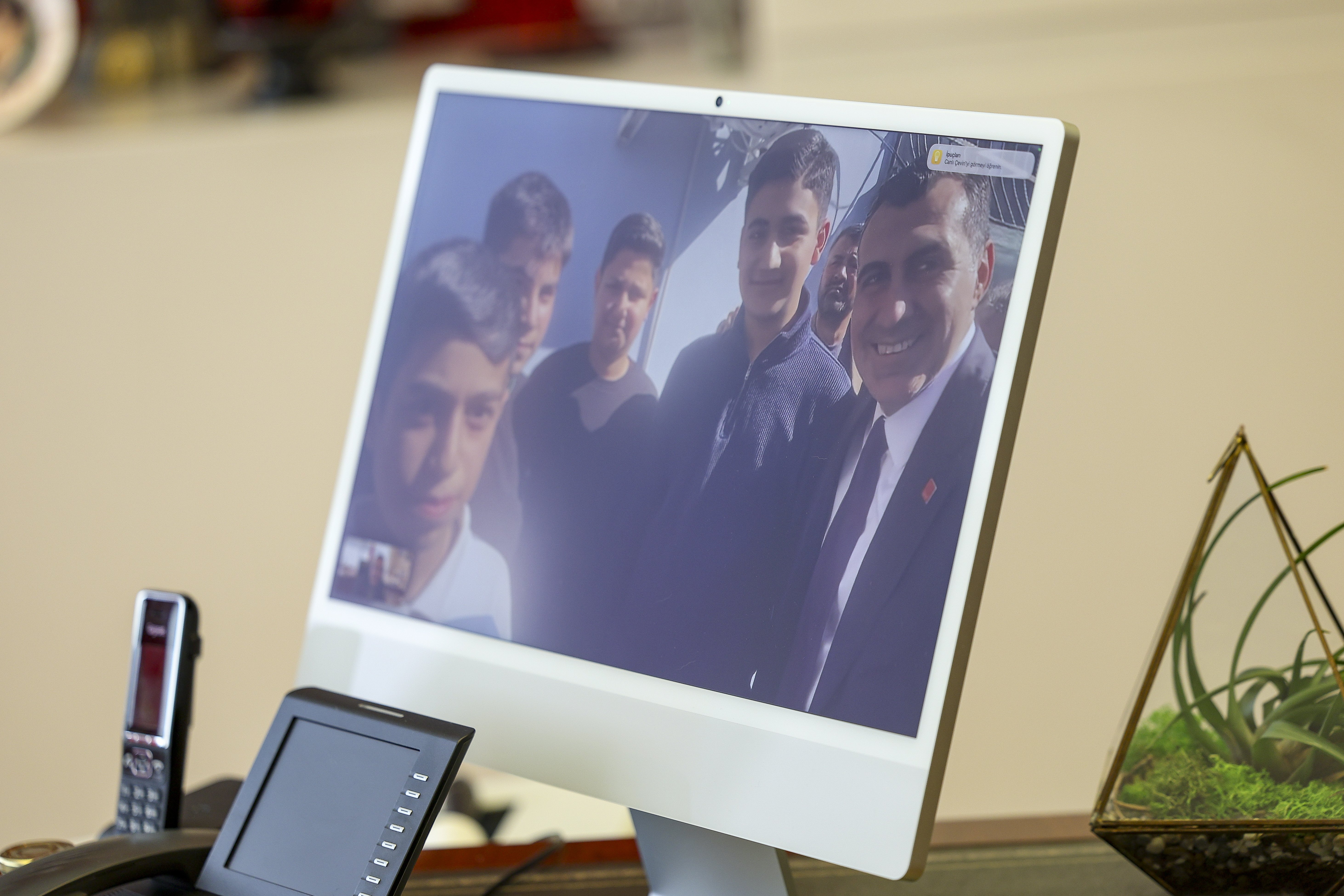 Atatürk Büstü Öğrenciler CHP