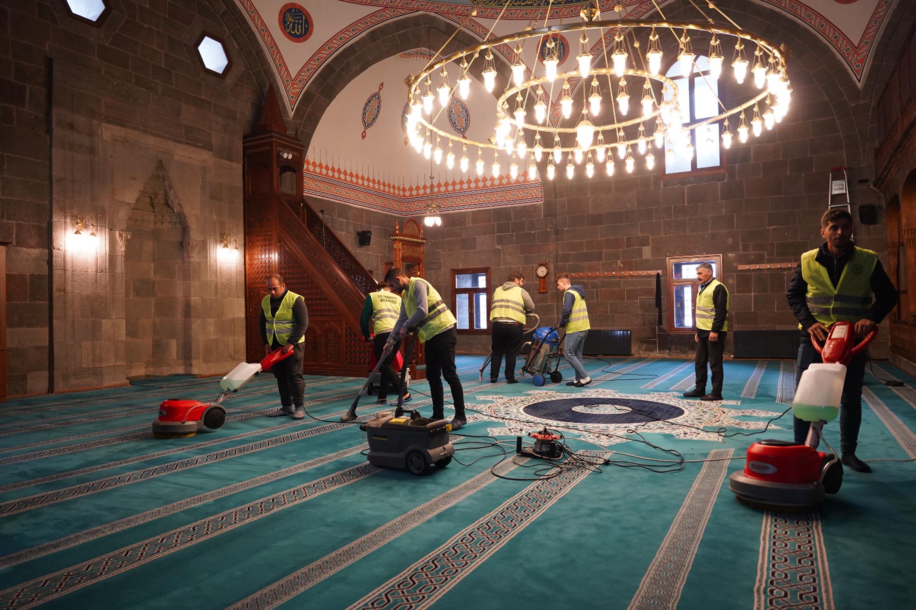 Ramazan yardım paketi dağıtımı