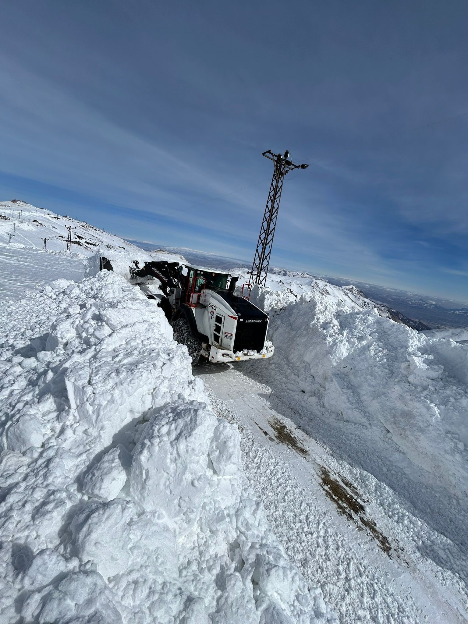 Hakkari kar temizleme makinesi askeri yol