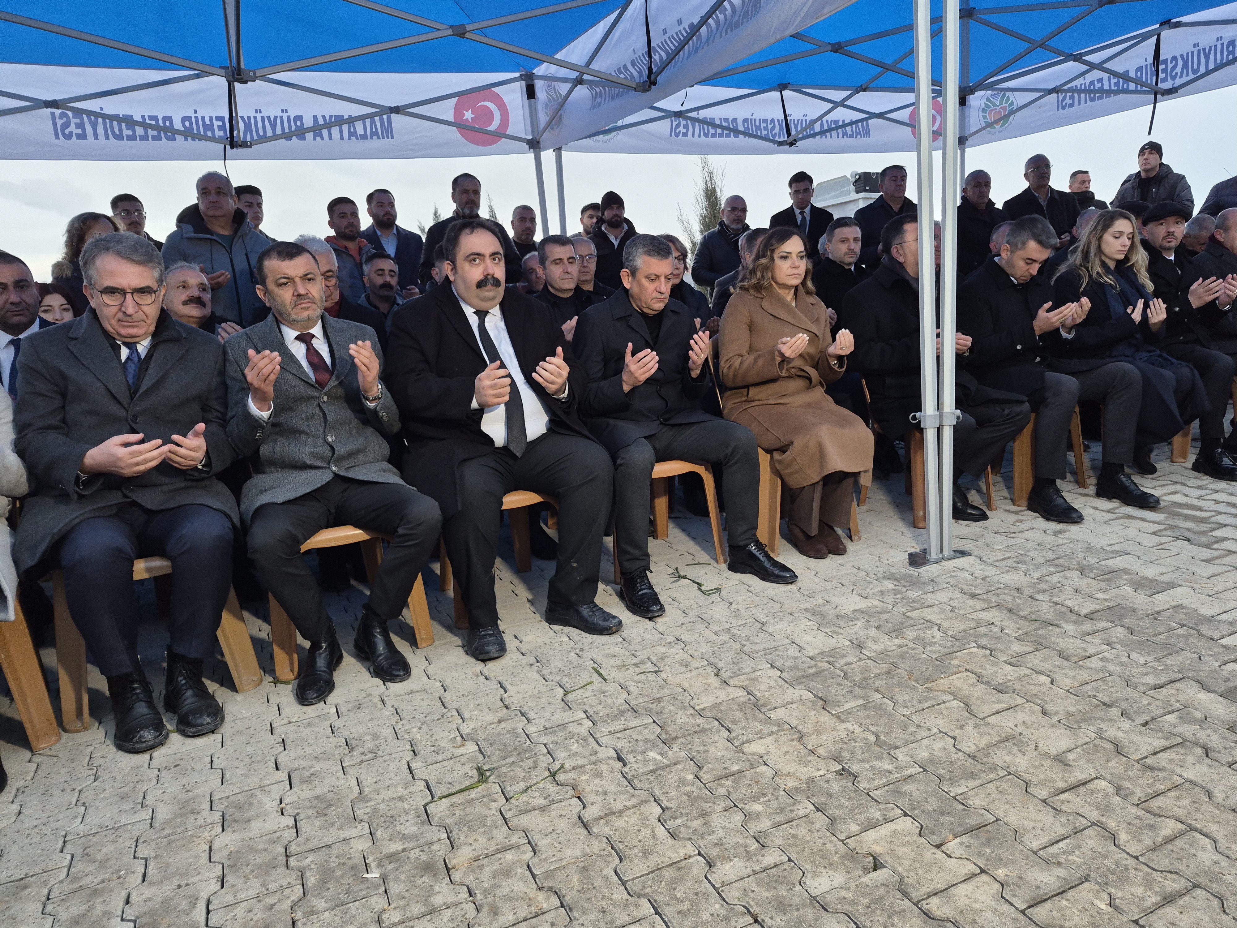 Özgür Özel Deprem Bölgesi Ziyareti