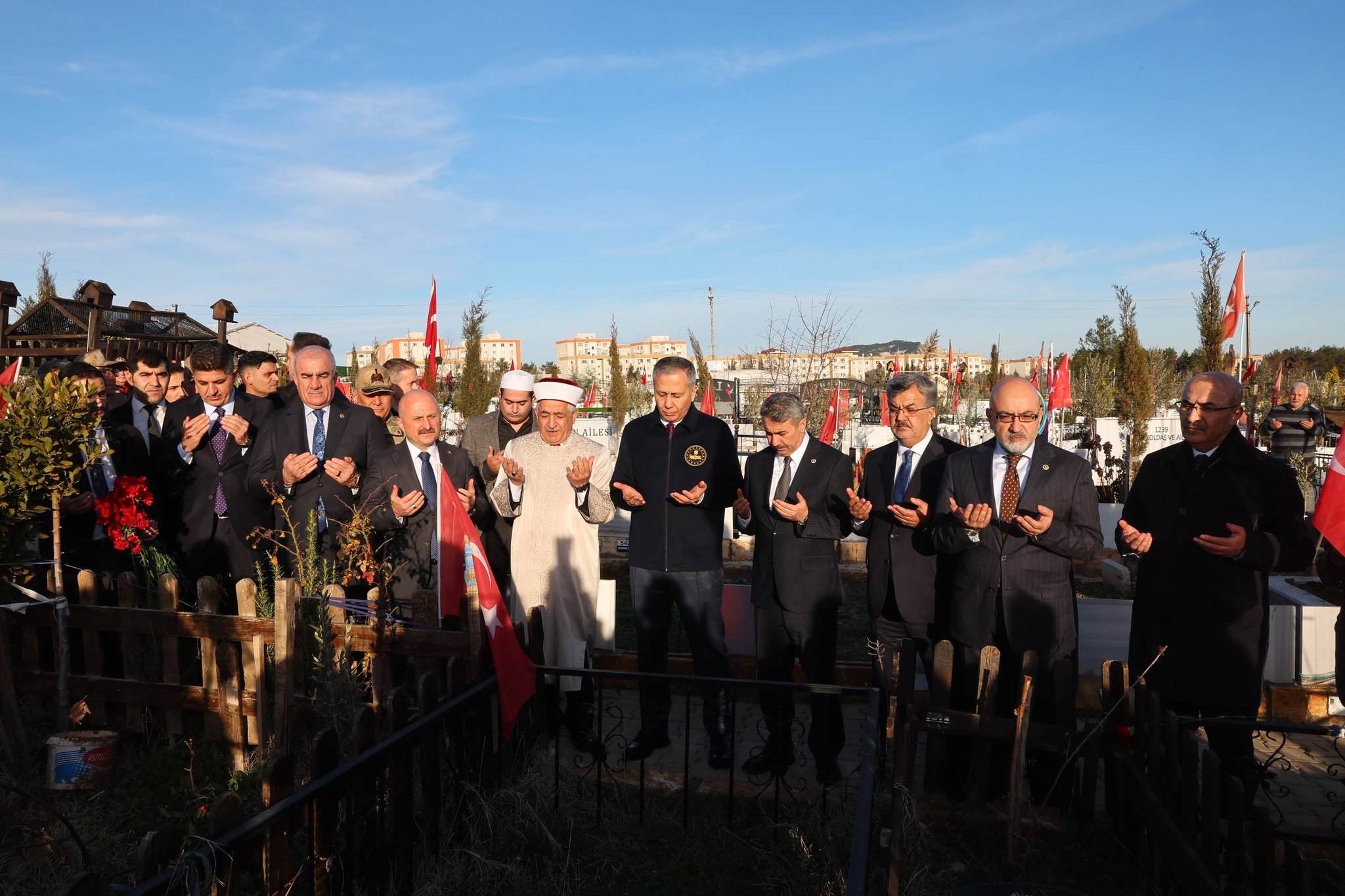 Bakan Yerlikaya konuşma yapıyor