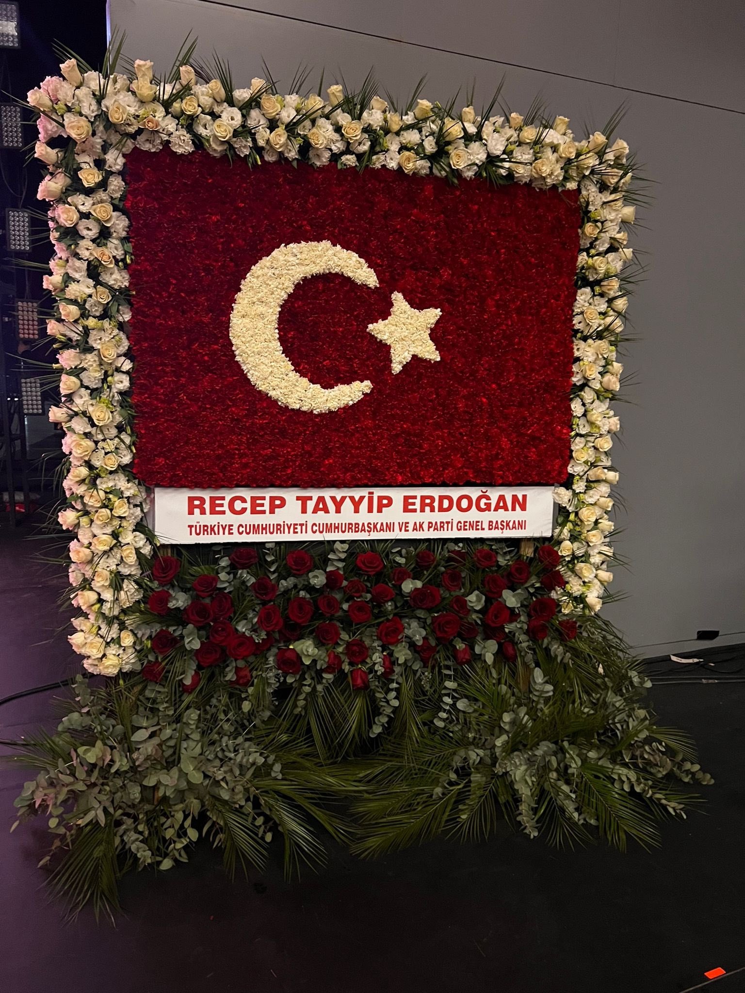 Cumhurbaşkanı Erdoğan MHP Bahçeli tebrik çiçeği