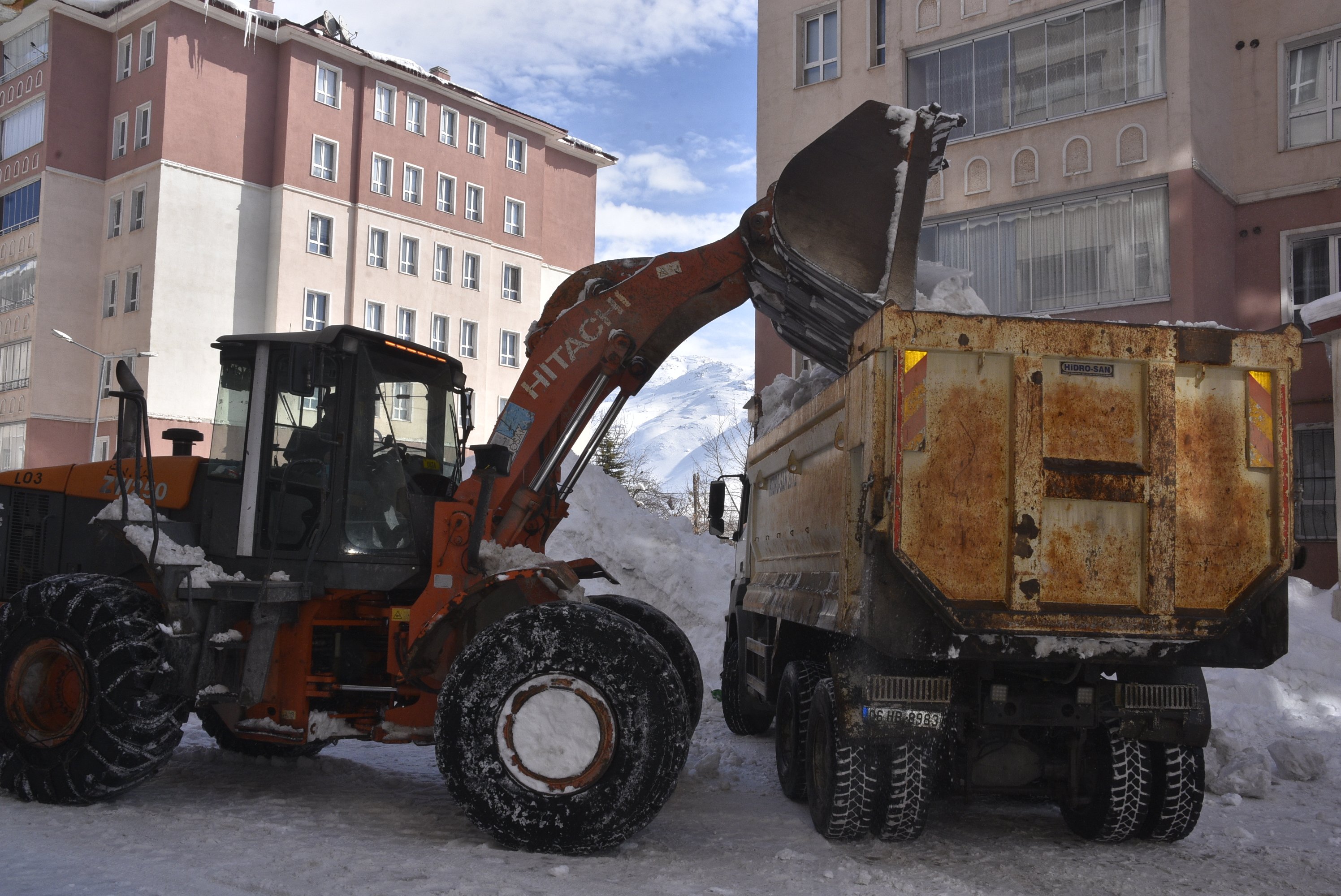 Bitlis kar mücadelesi köy yolu