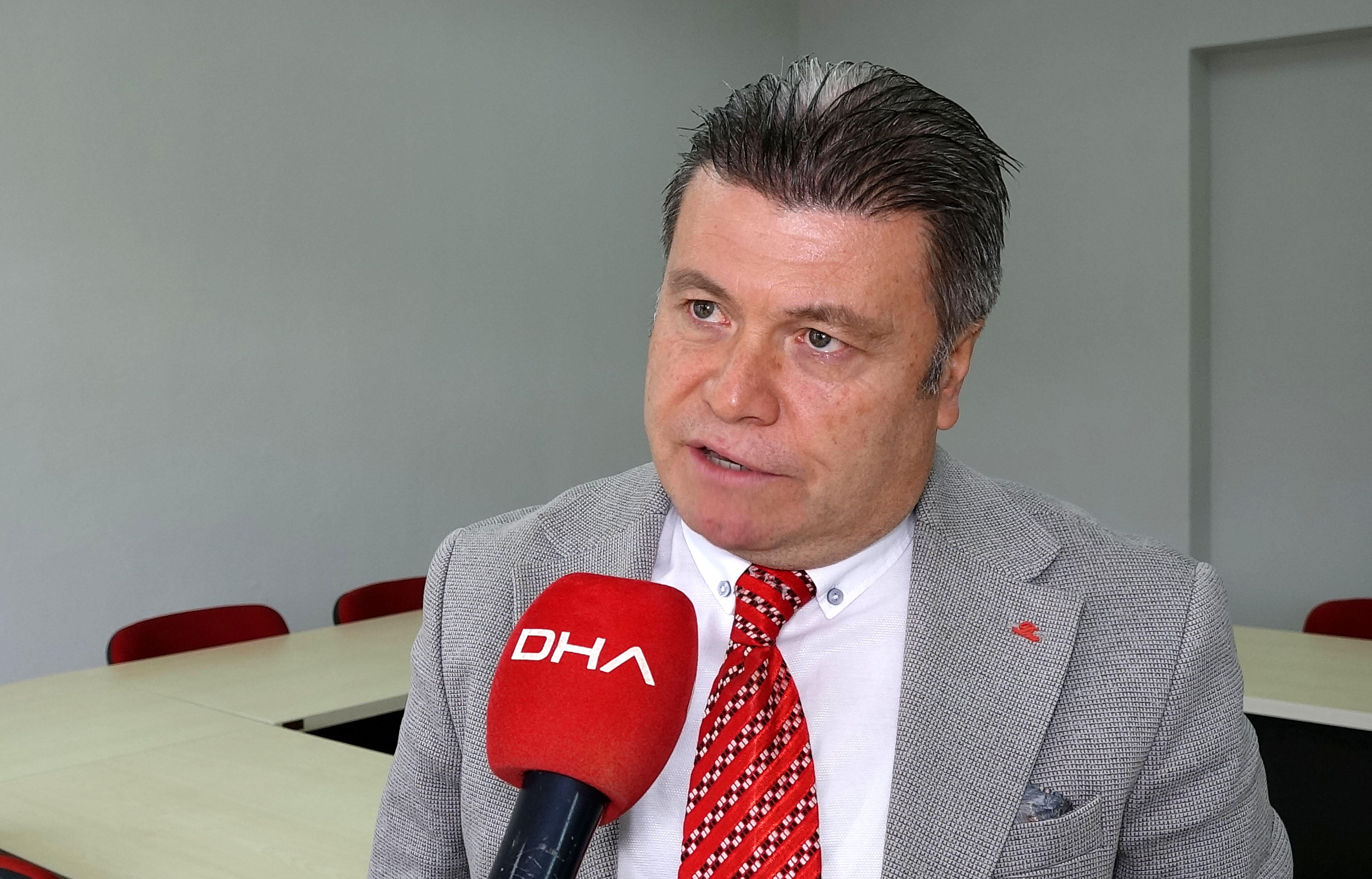 Cumhurbaşkanı Erdoğan Talha ile sohbet ediyor