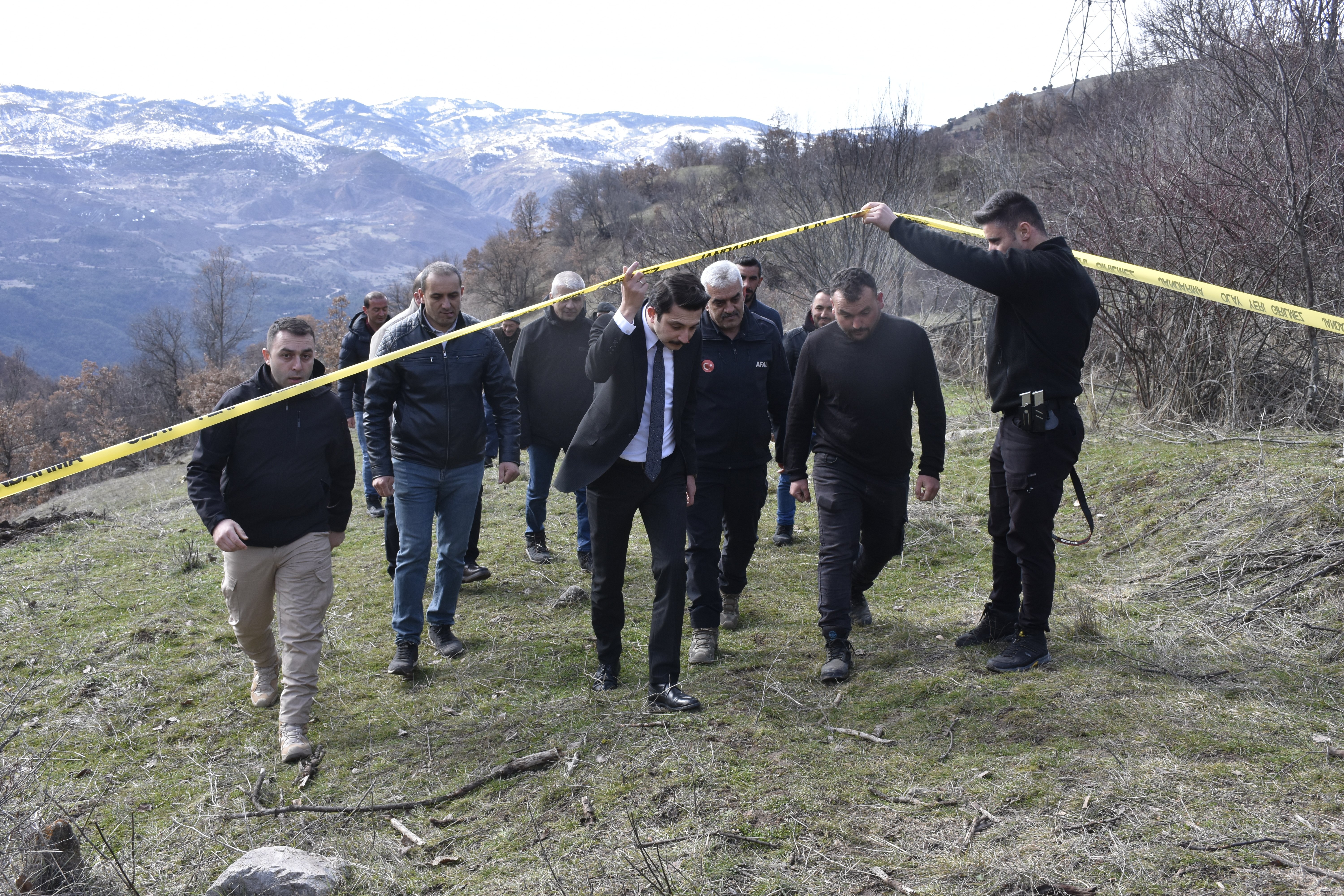 Heyelan bölgesine yardım malzemesi getiriliyor