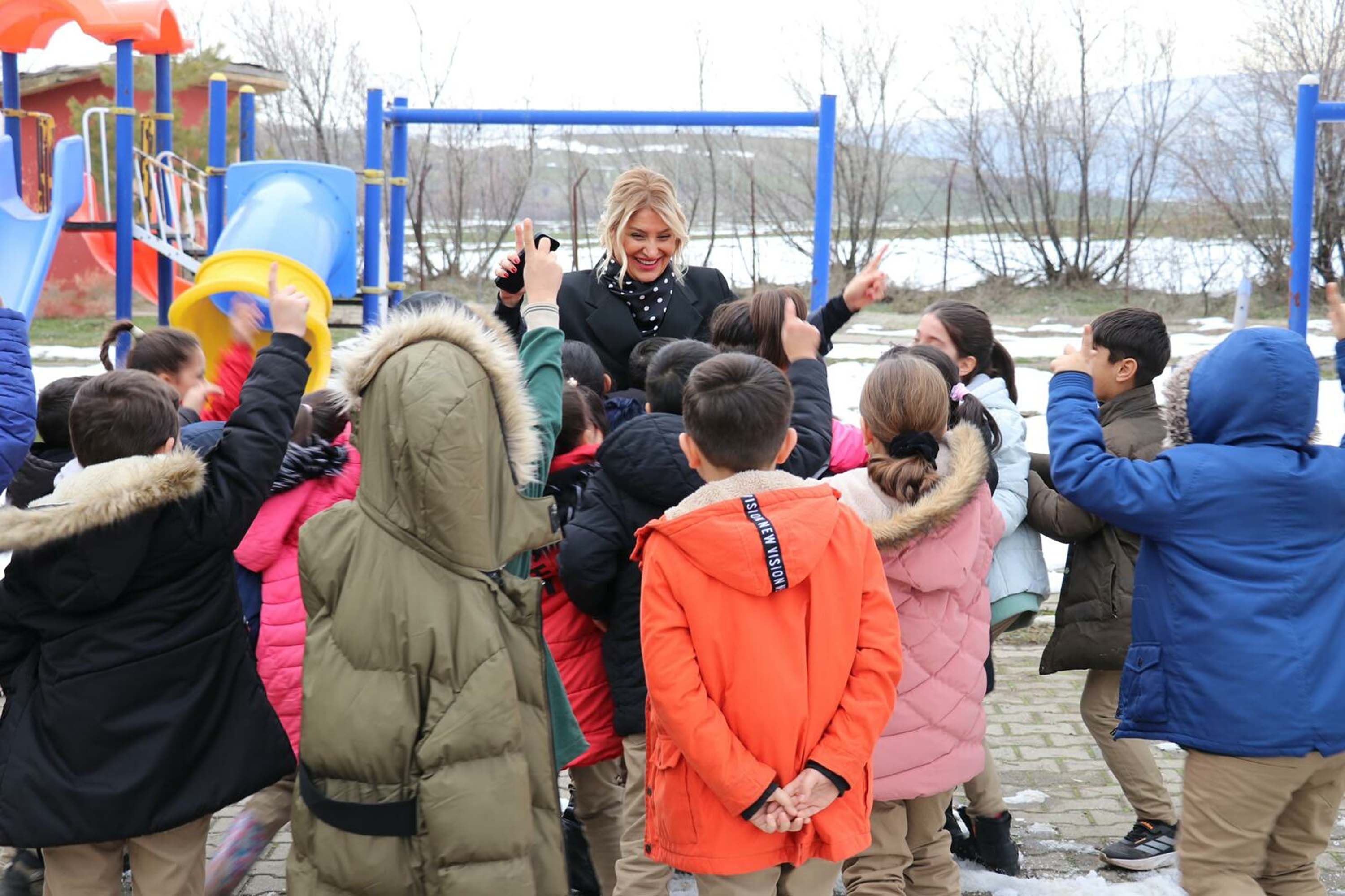 Bingöl Köy Okulu Öğrencileri