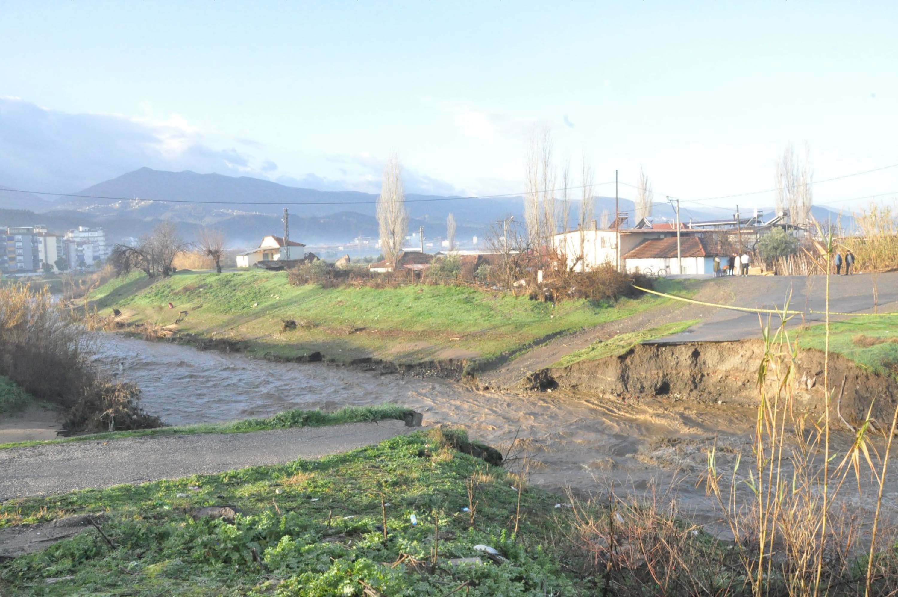 Manisa Salihli sel felaketi Gediz Nehri taşkını