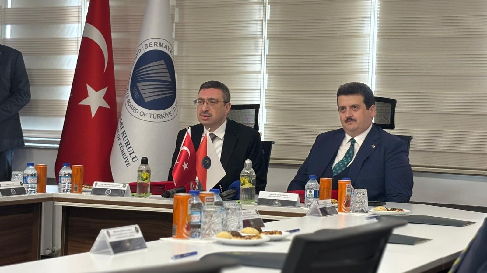 SPK Başkanı İbrahim Ömer Gönül ve Polis Akademisi Başkanı Murat Balcı protokol imzalıyor