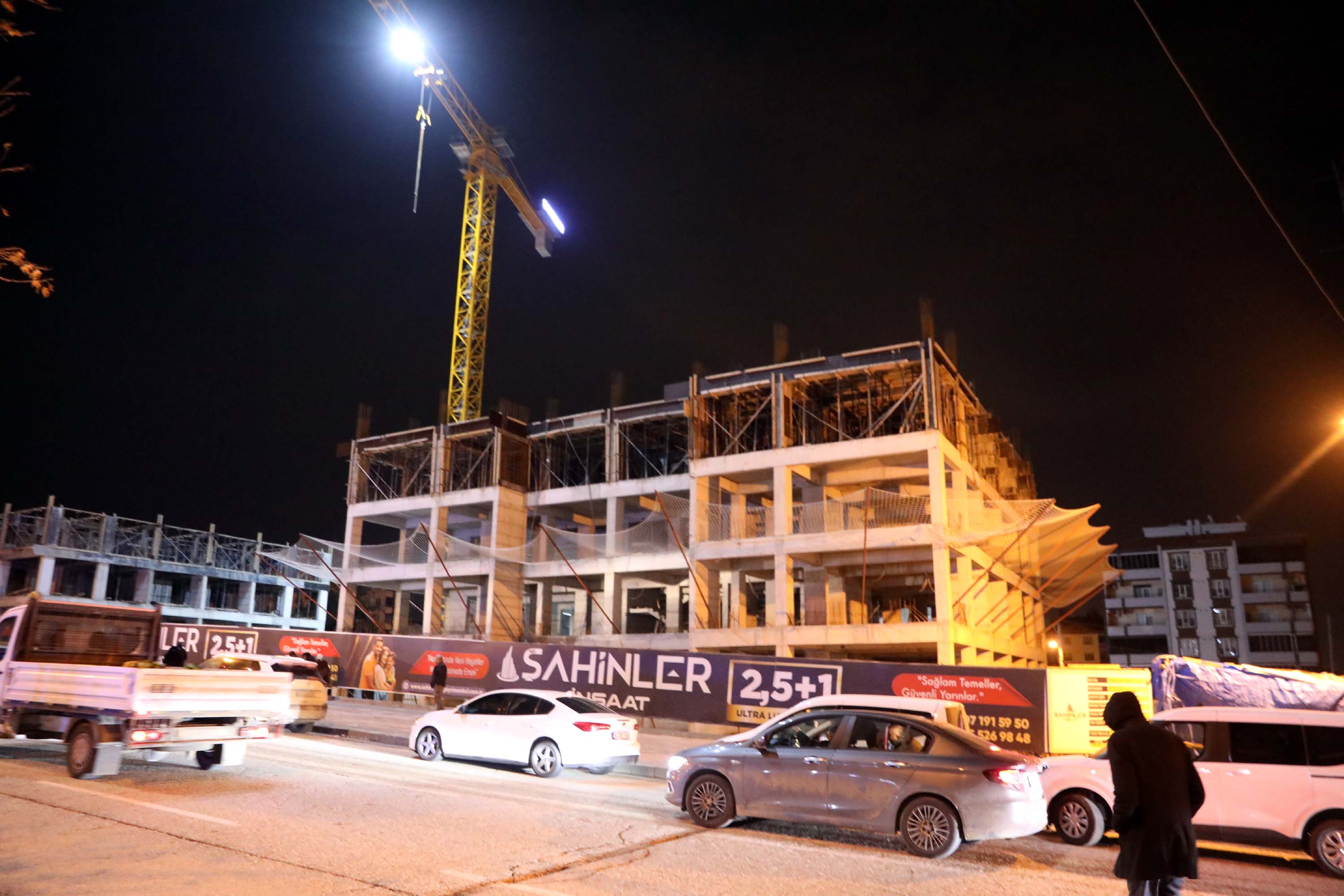 Gaziantep Deprem Anma Töreni Ayşe Mehmet Polat Sitesi