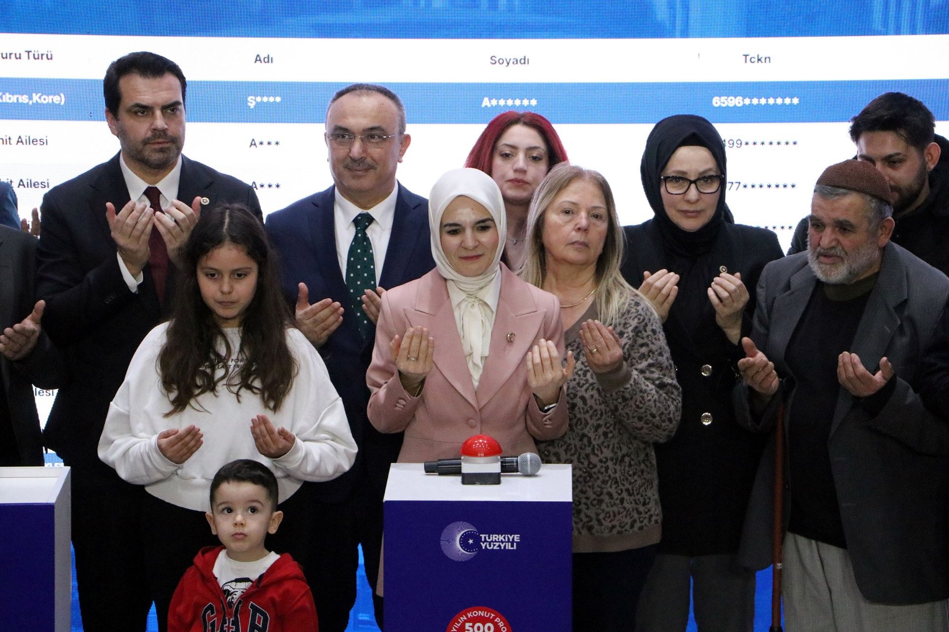 Bakan Göktaş ve protokol üyeleri