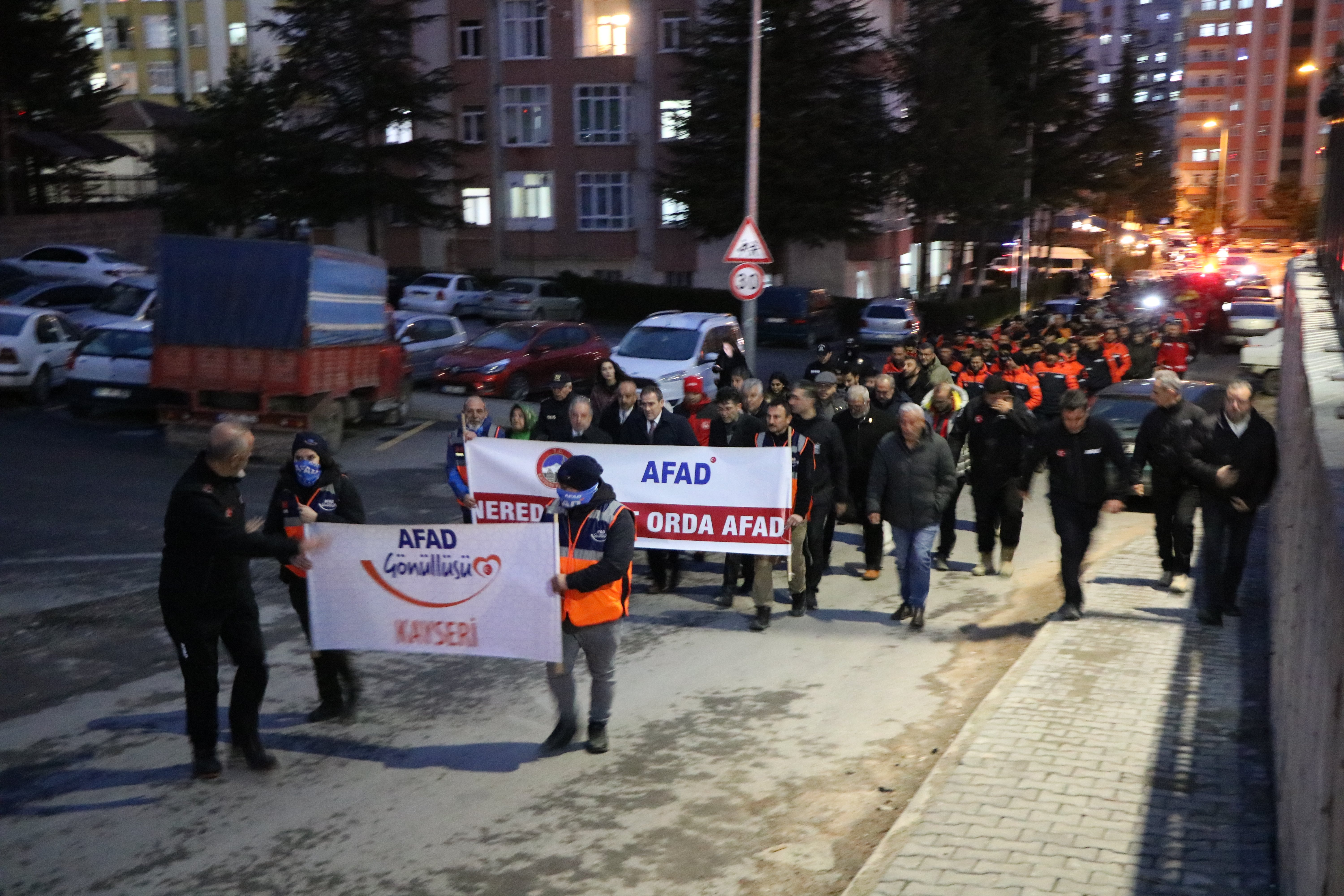 Kayseri Deprem Anma Yürüyüşü