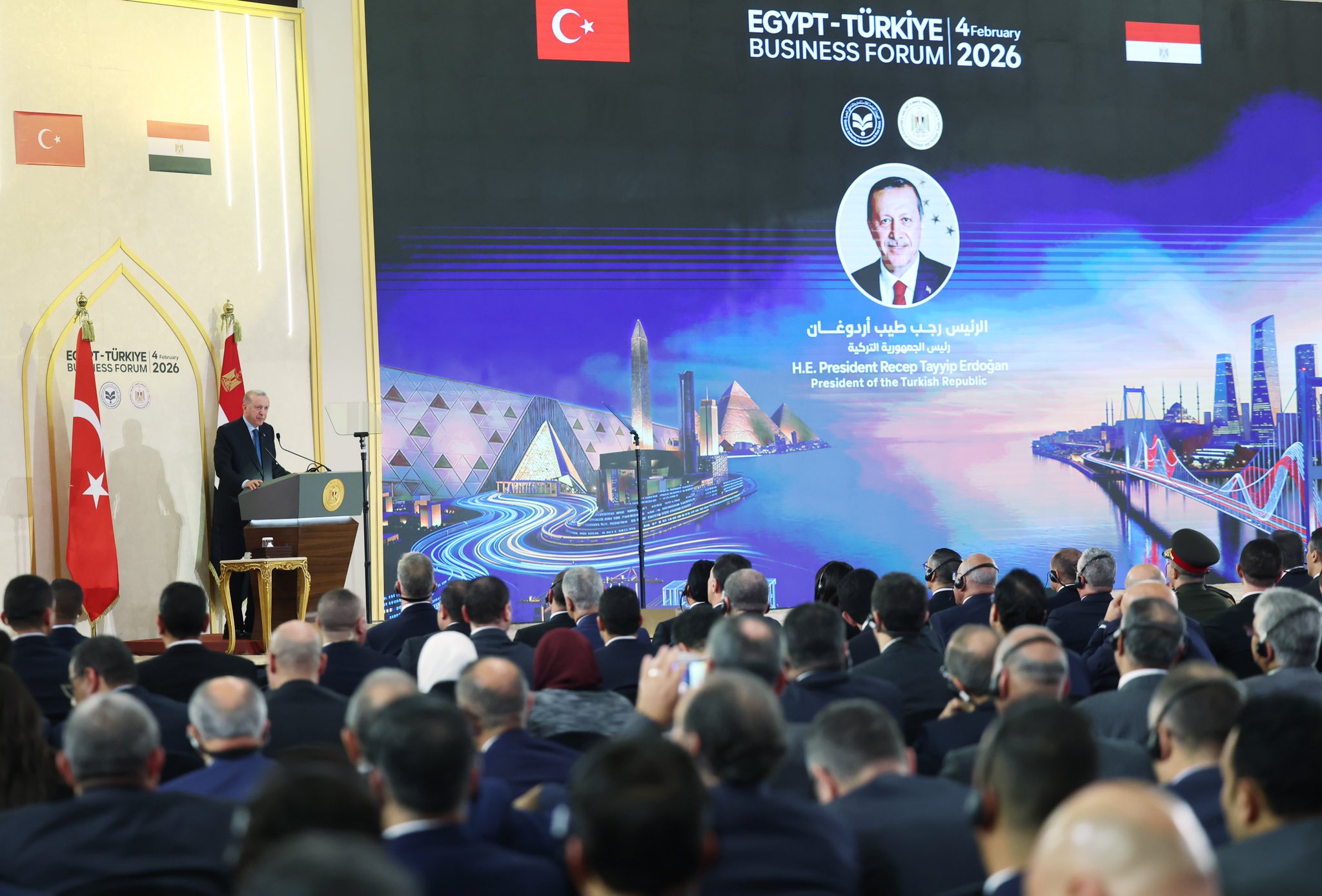 Cumhurbaşkanı Erdoğan Mısırda konuşma yapıyor